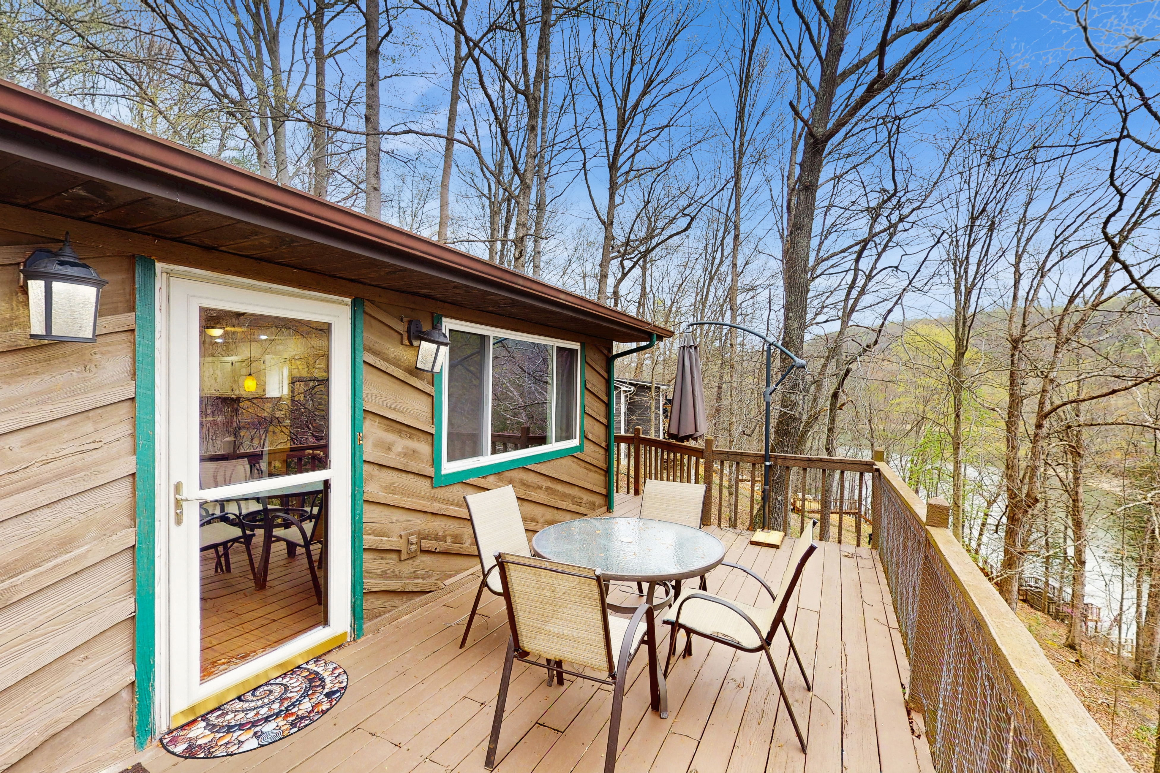 Cozy Lake Duplex, Sleeps 5・Games・Dog-friendly