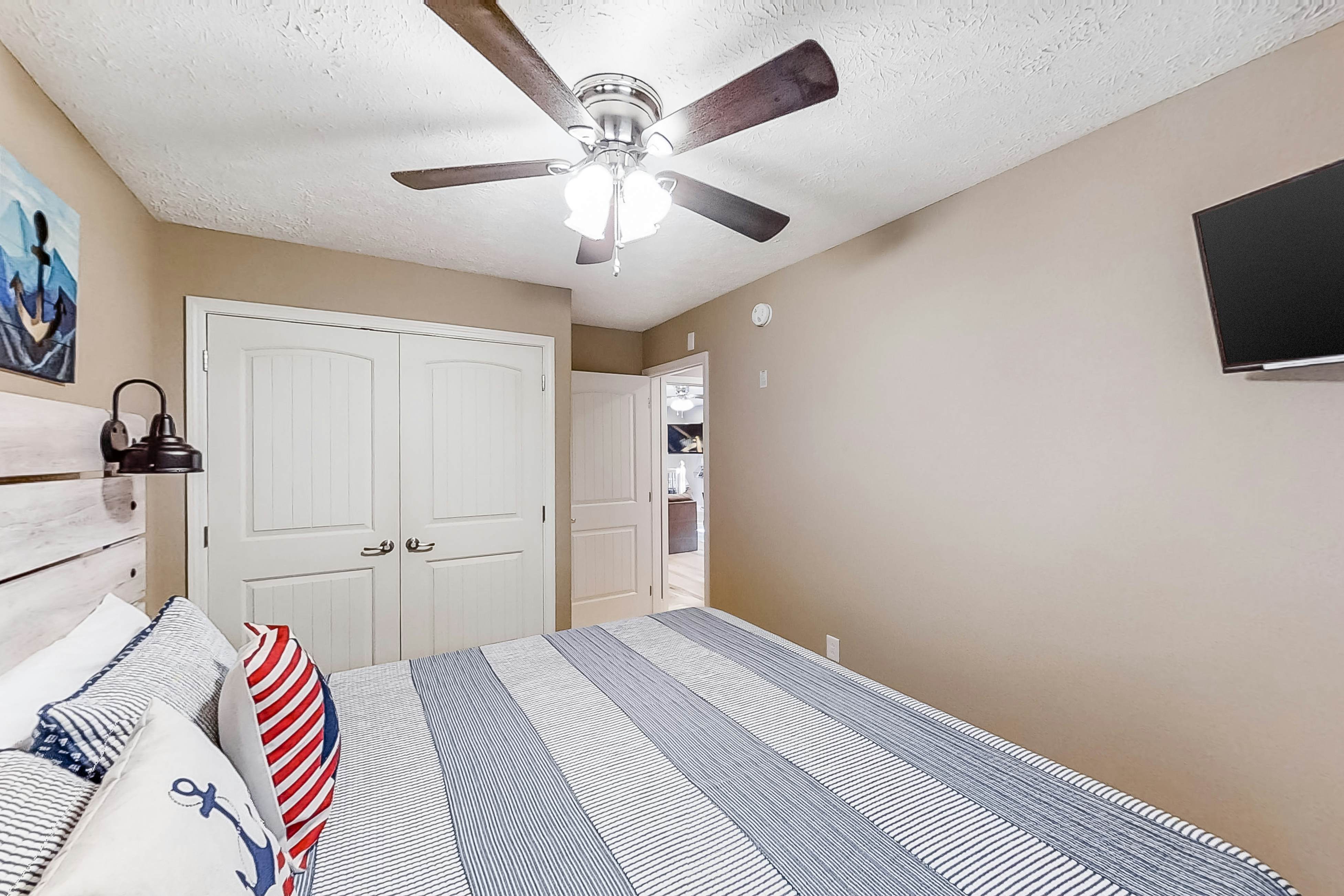 Lakefront Home, Sleeps 12 W Private Dock・Grill