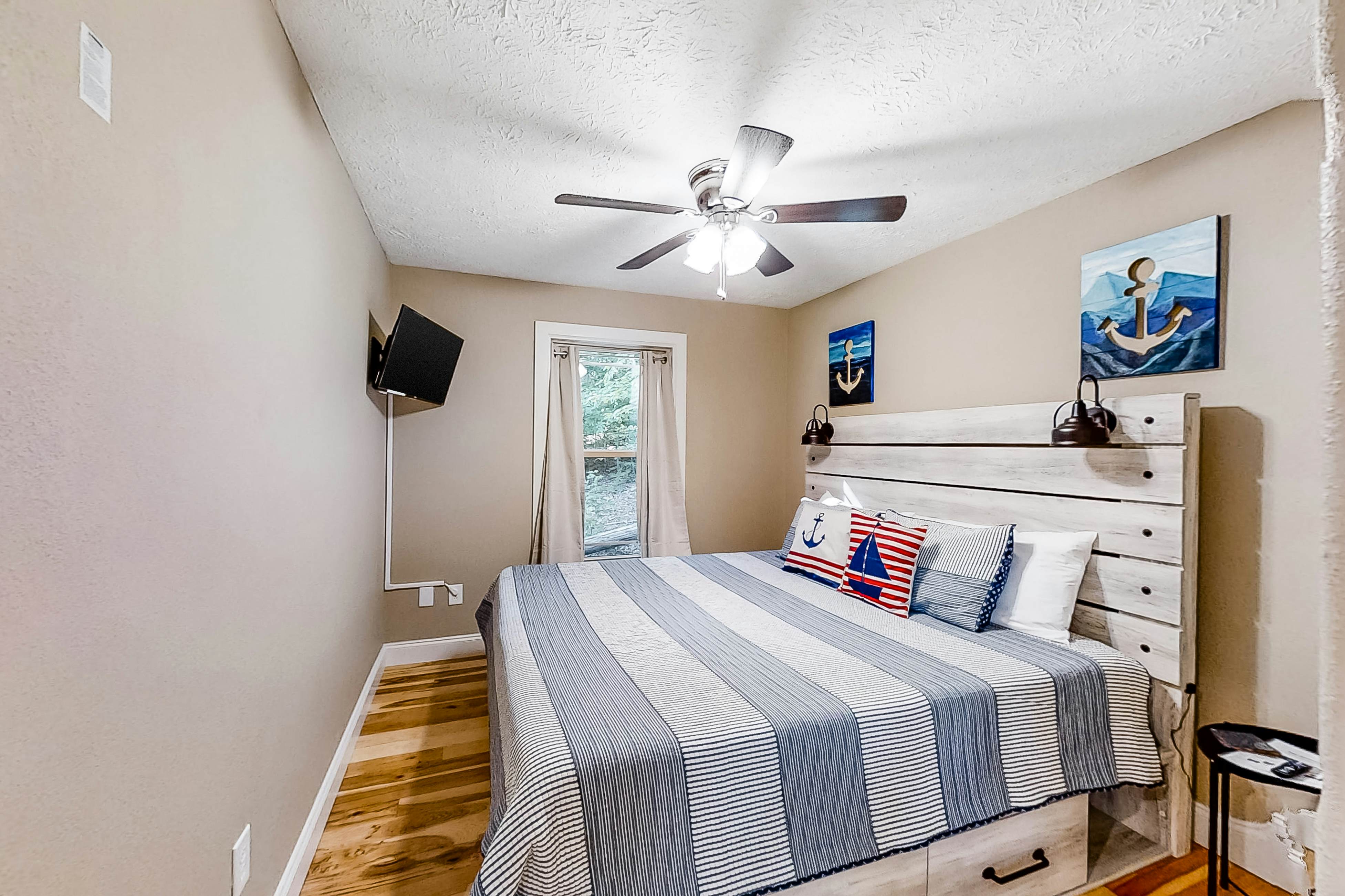 Lakefront Home, Sleeps 12 W Private Dock・Grill