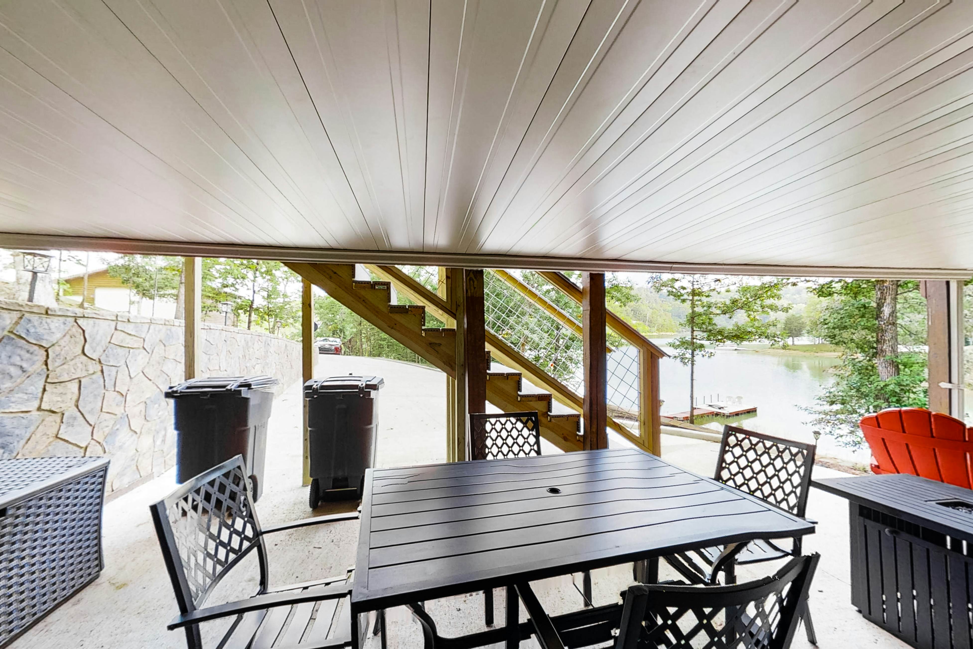 Lakefront Home, Sleeps 12 W Private Dock・Grill