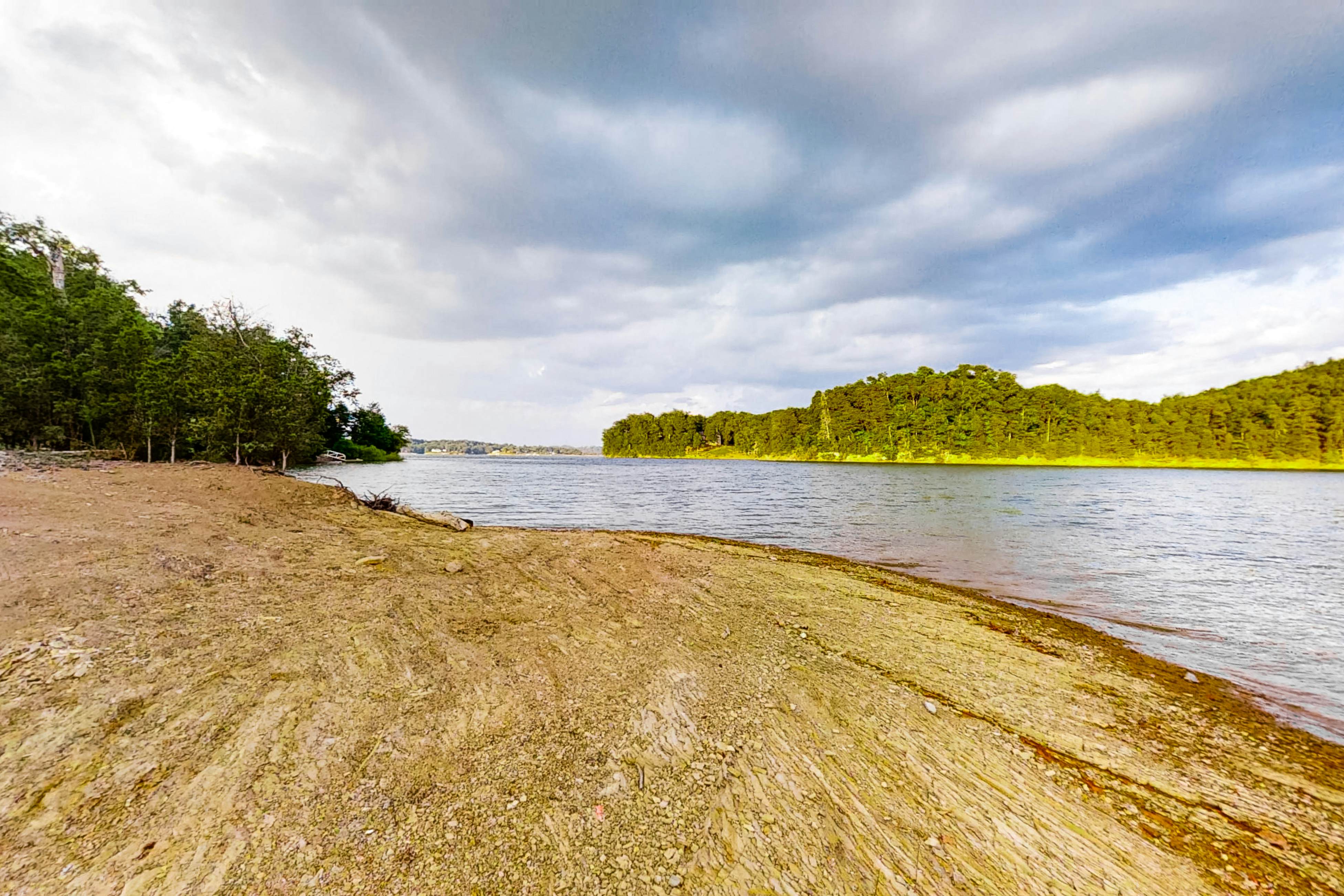 Lakefront Home, Sleeps 12 W Private Dock・Grill