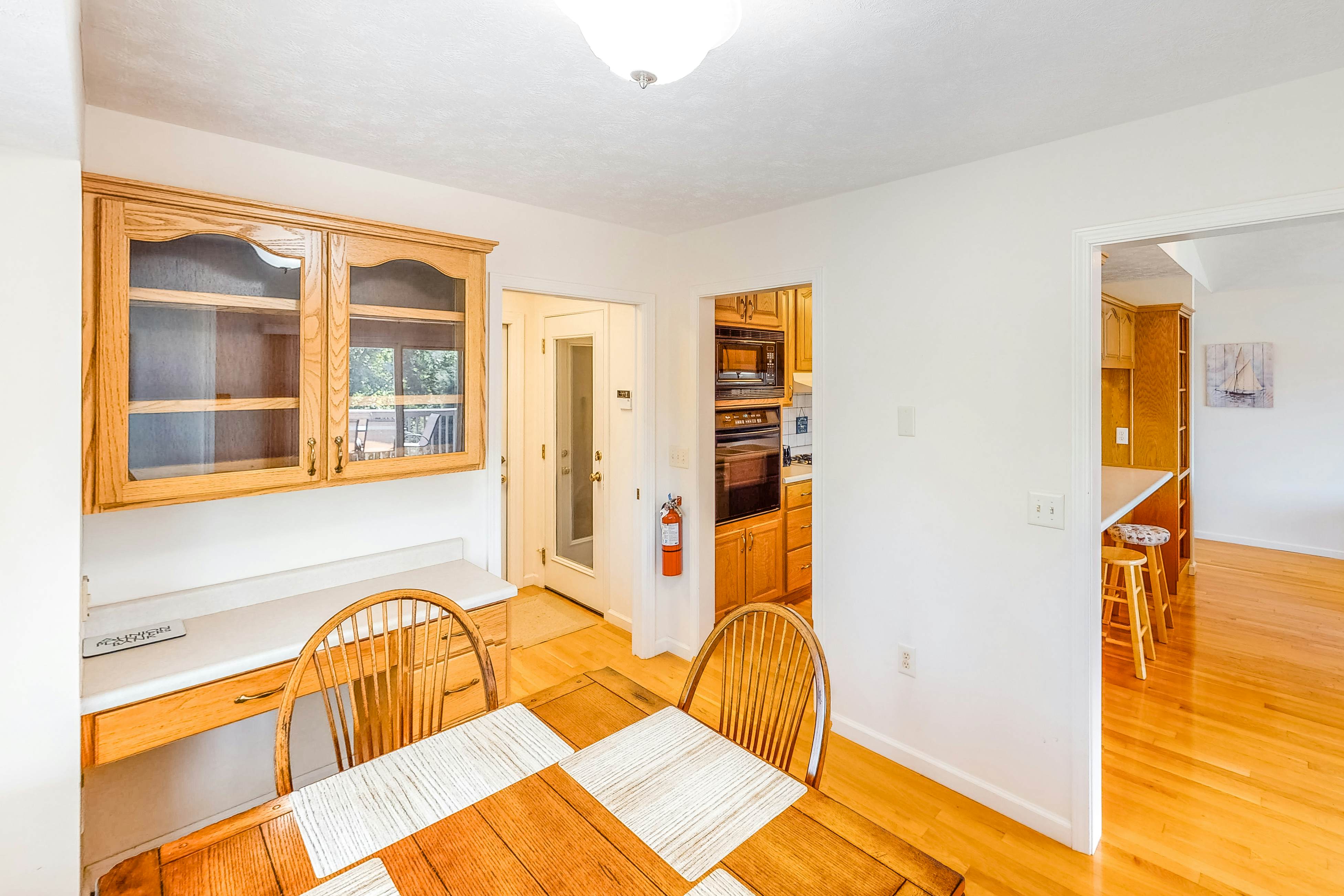 Lakefront Cabin, Sleeps 6 ・Deck・Hot Tub・Pool Table