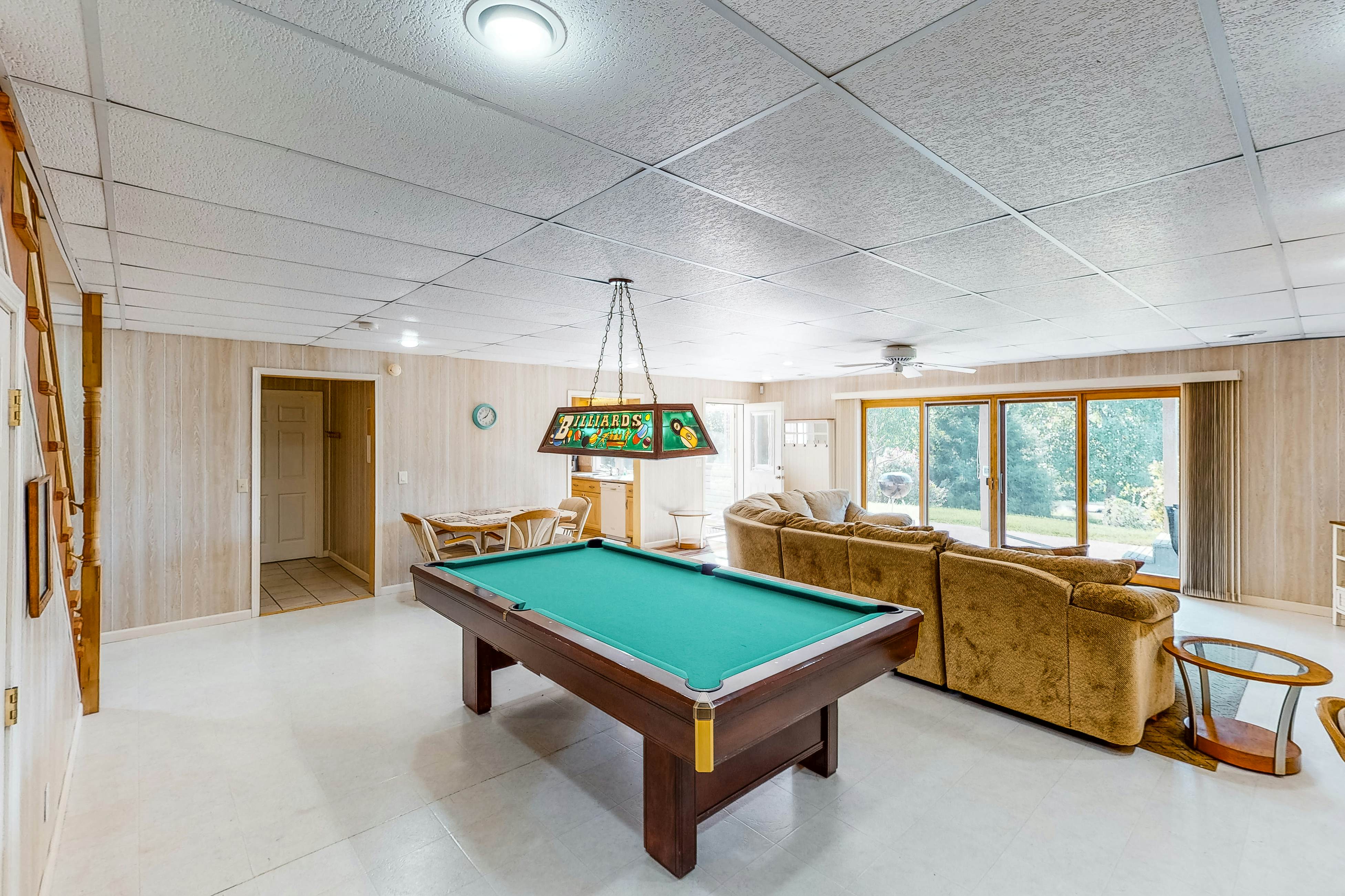 Lakefront Cabin, Sleeps 6 ・Deck・Hot Tub・Pool Table