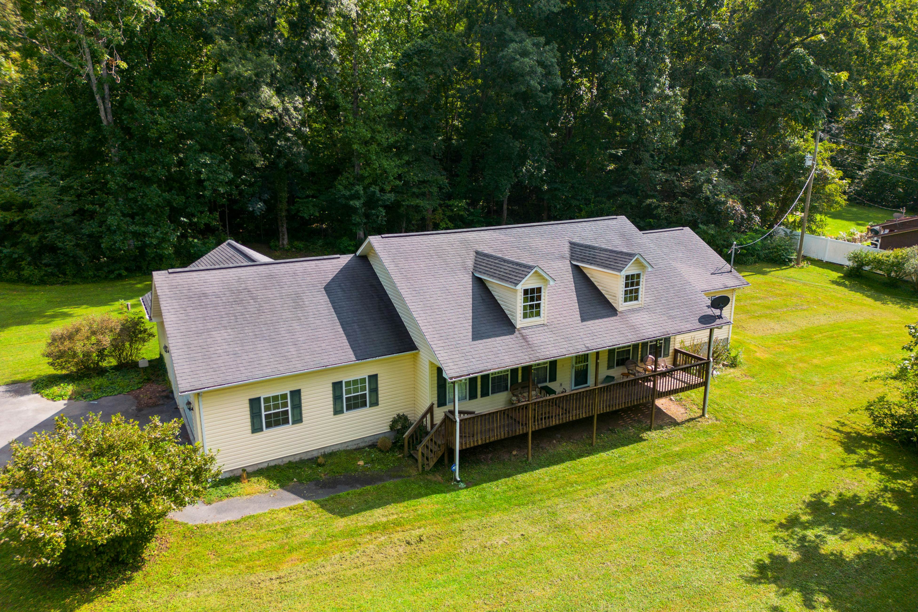 Spacious Home・Free Ticket・Games・Jetted Tub・Grill