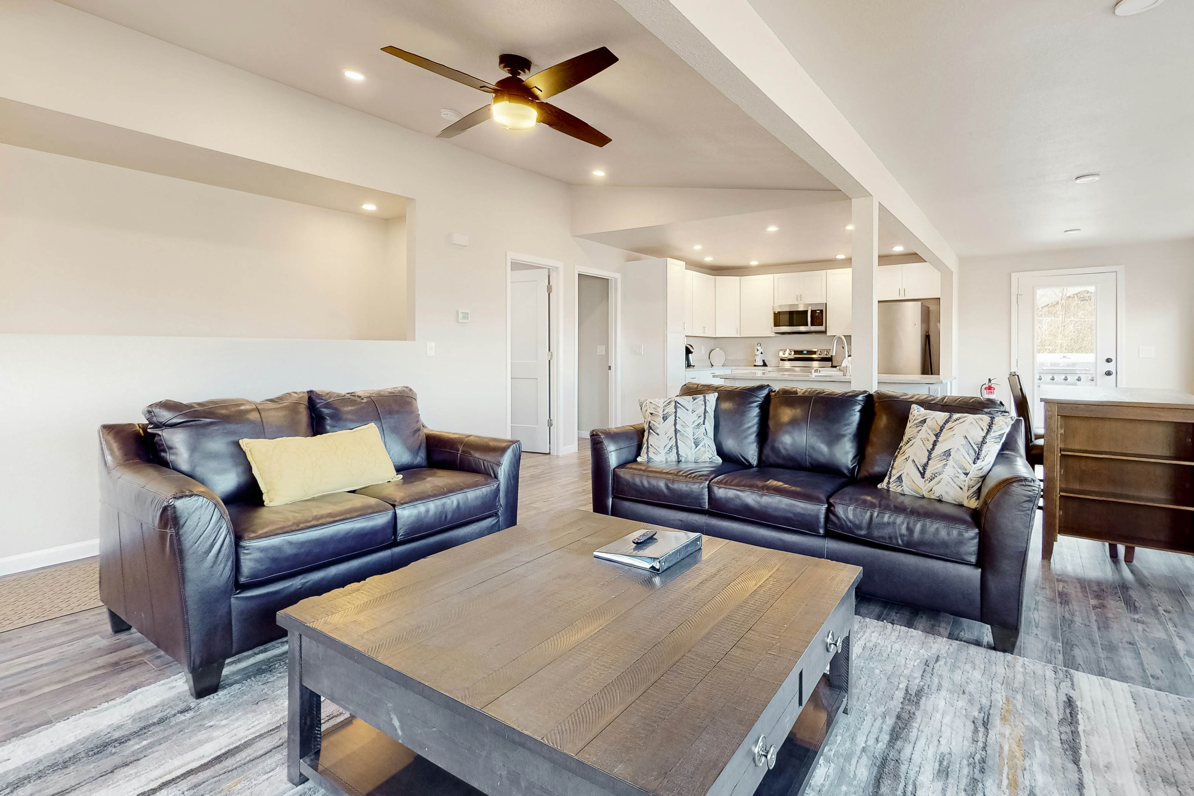 Newly Renovated Home W Private Dock・Deck・Lake View