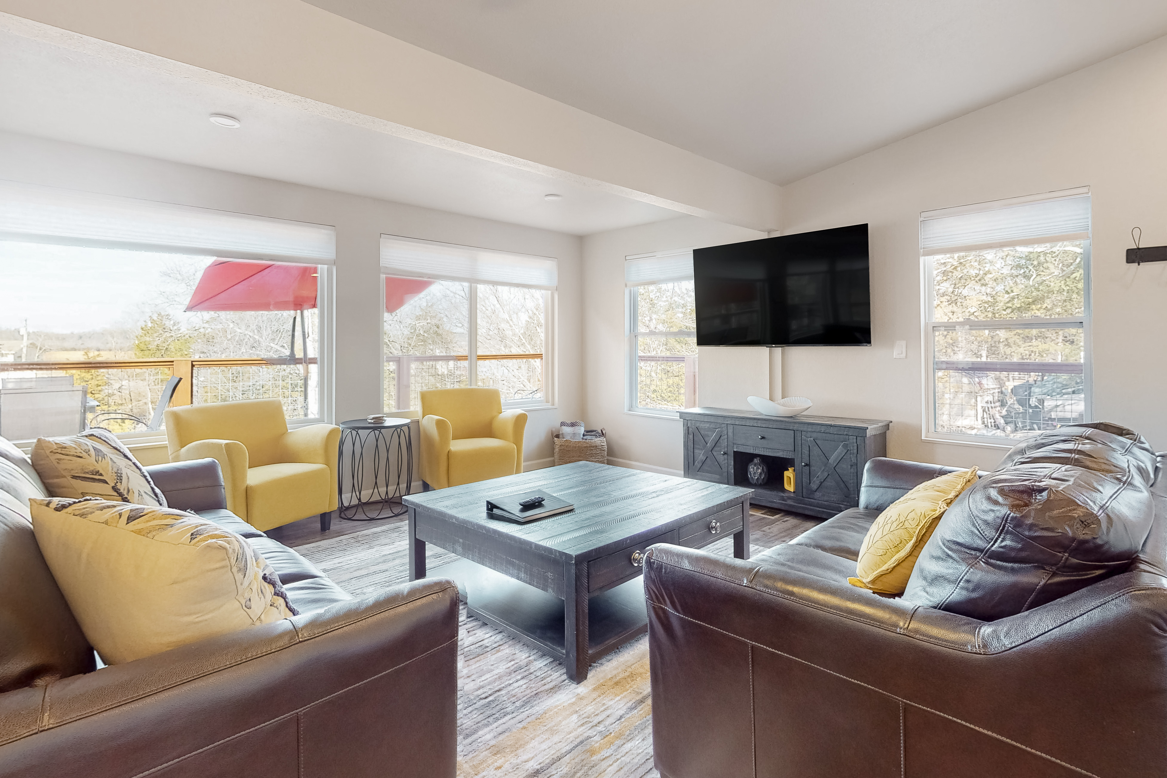 Newly Renovated Home W Private Dock・Deck・Lake View