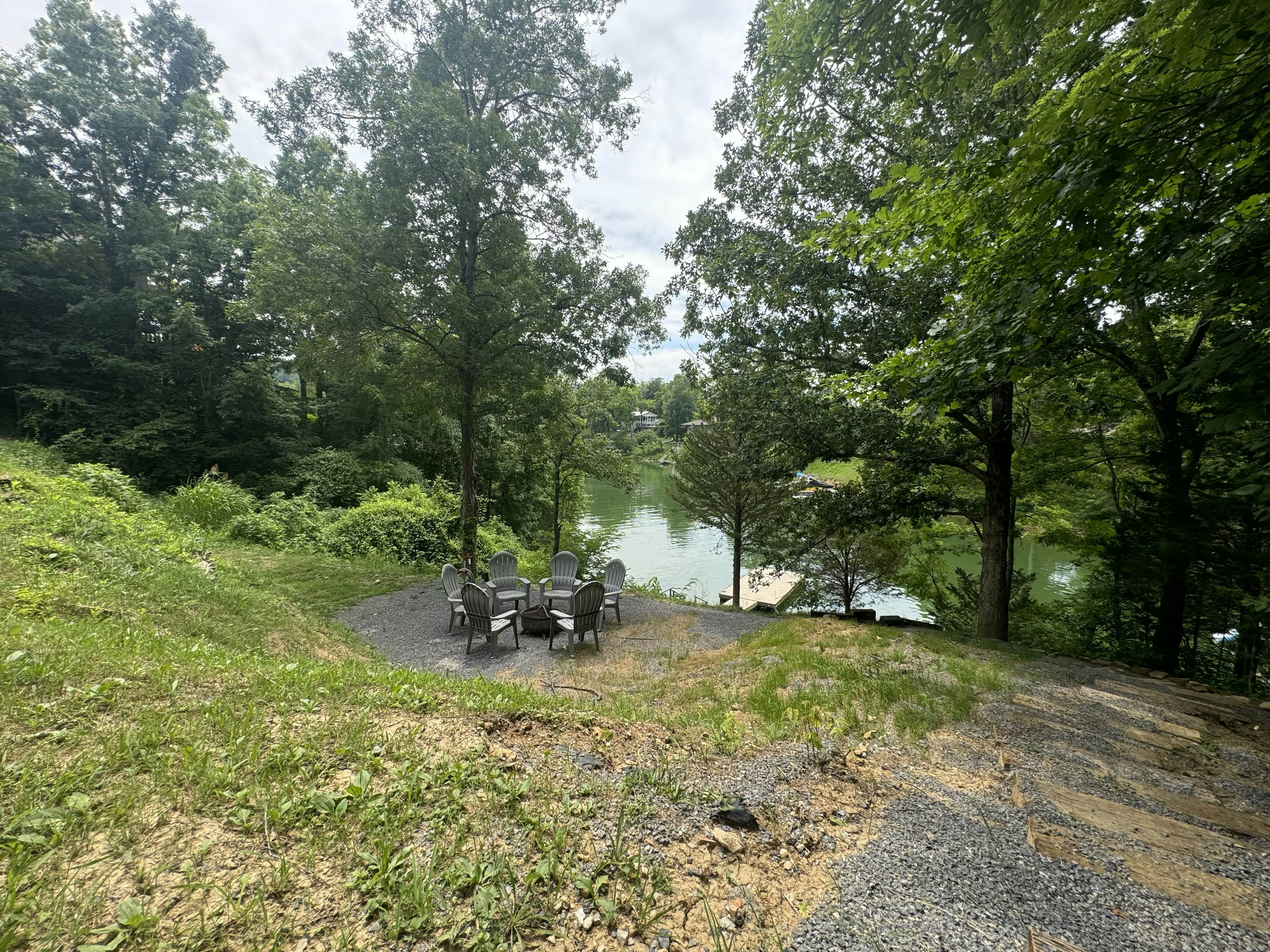 Newly Renovated Home W Private Dock・Deck・Lake View
