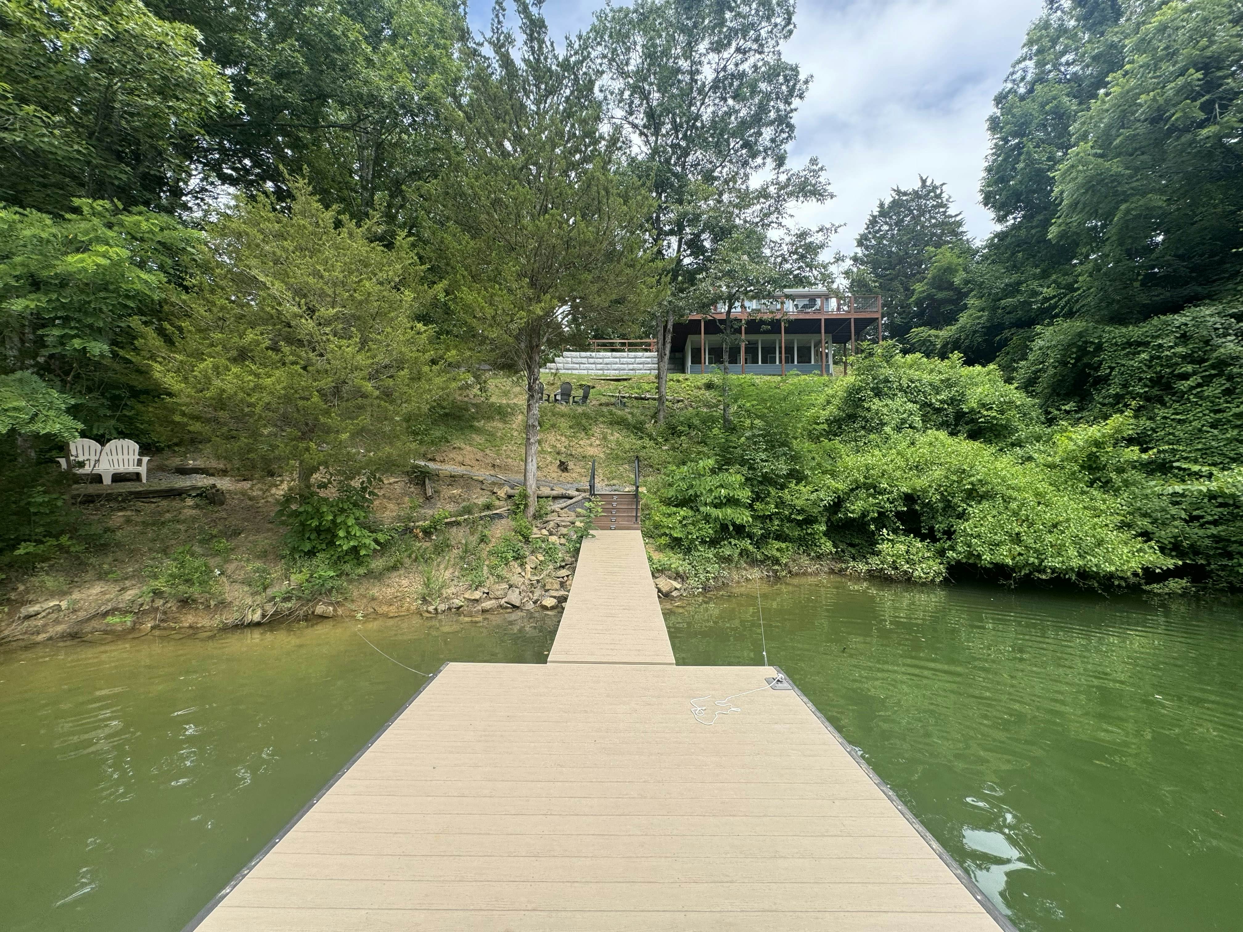 Newly Renovated Home W Private Dock・Deck・Lake View
