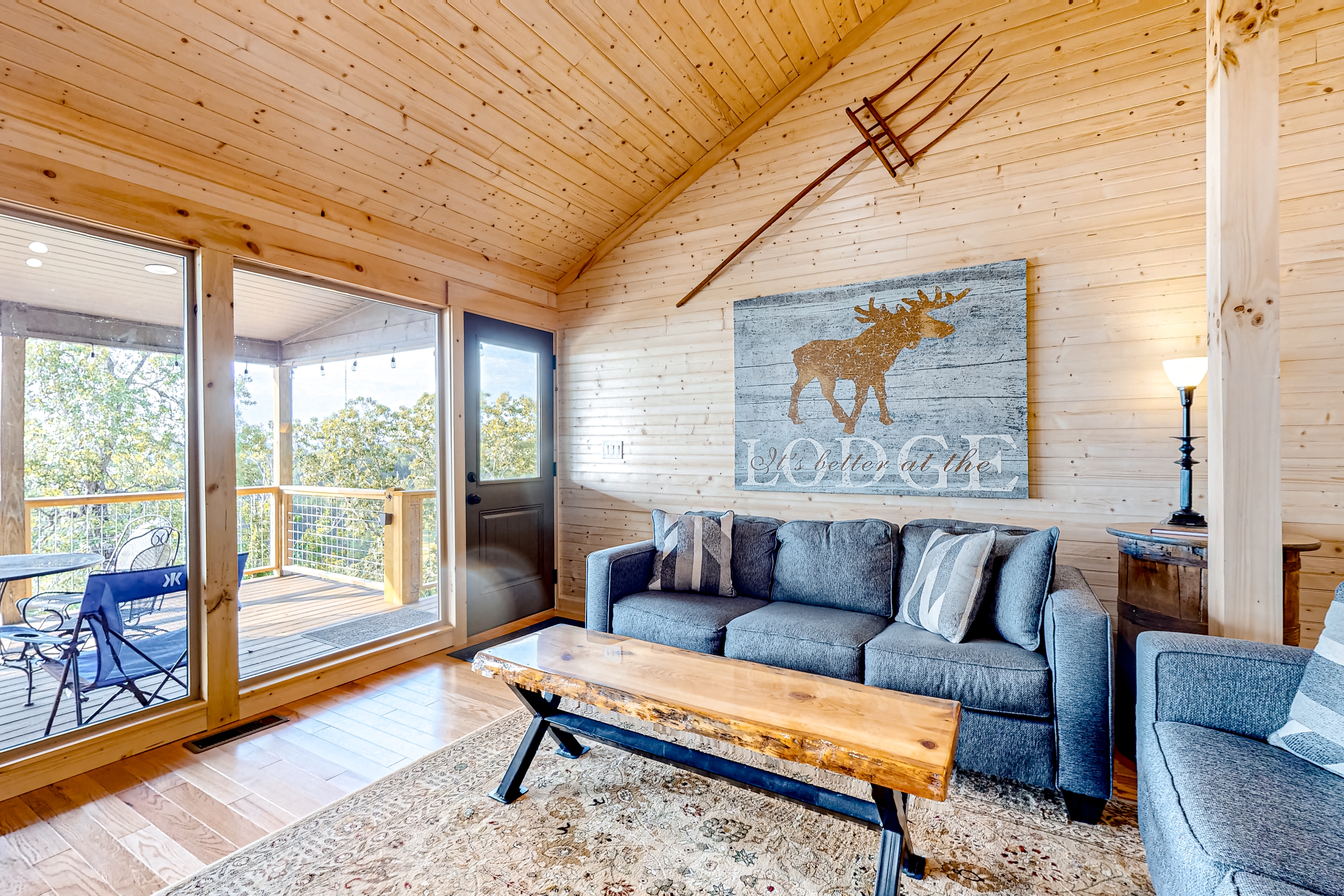 Waterfront Home N Douglas Lake ・2 decks・Rec. room