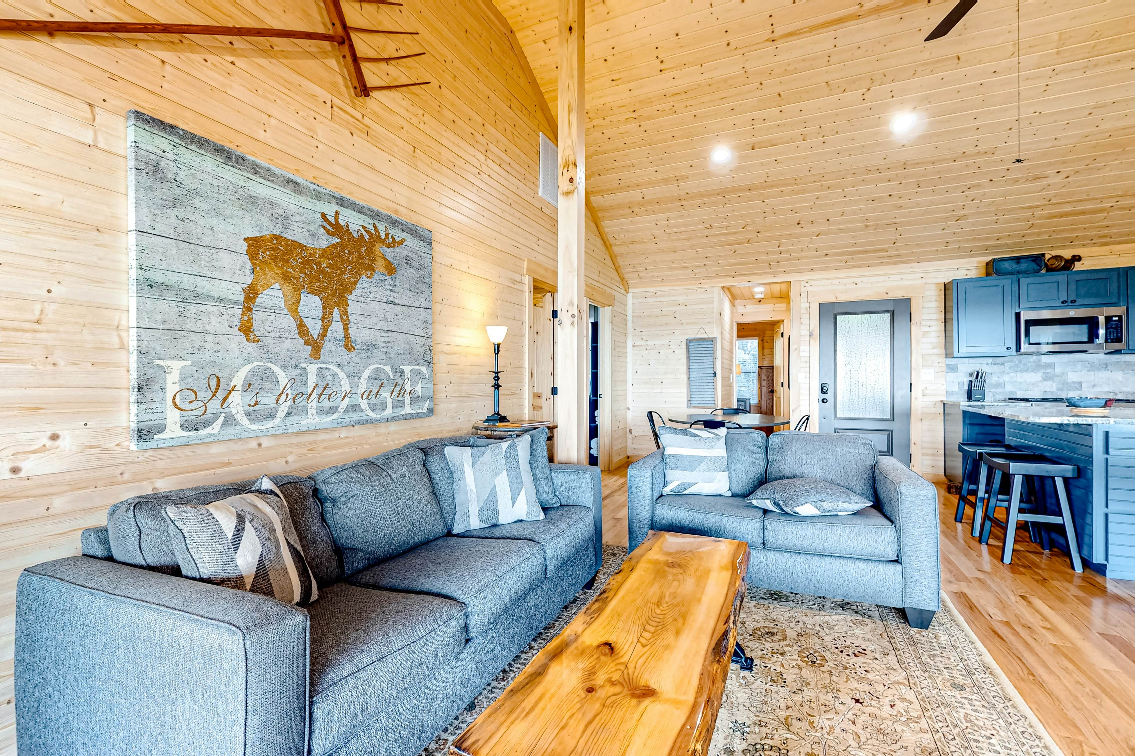 Waterfront Home N Douglas Lake ・2 decks・Rec. room