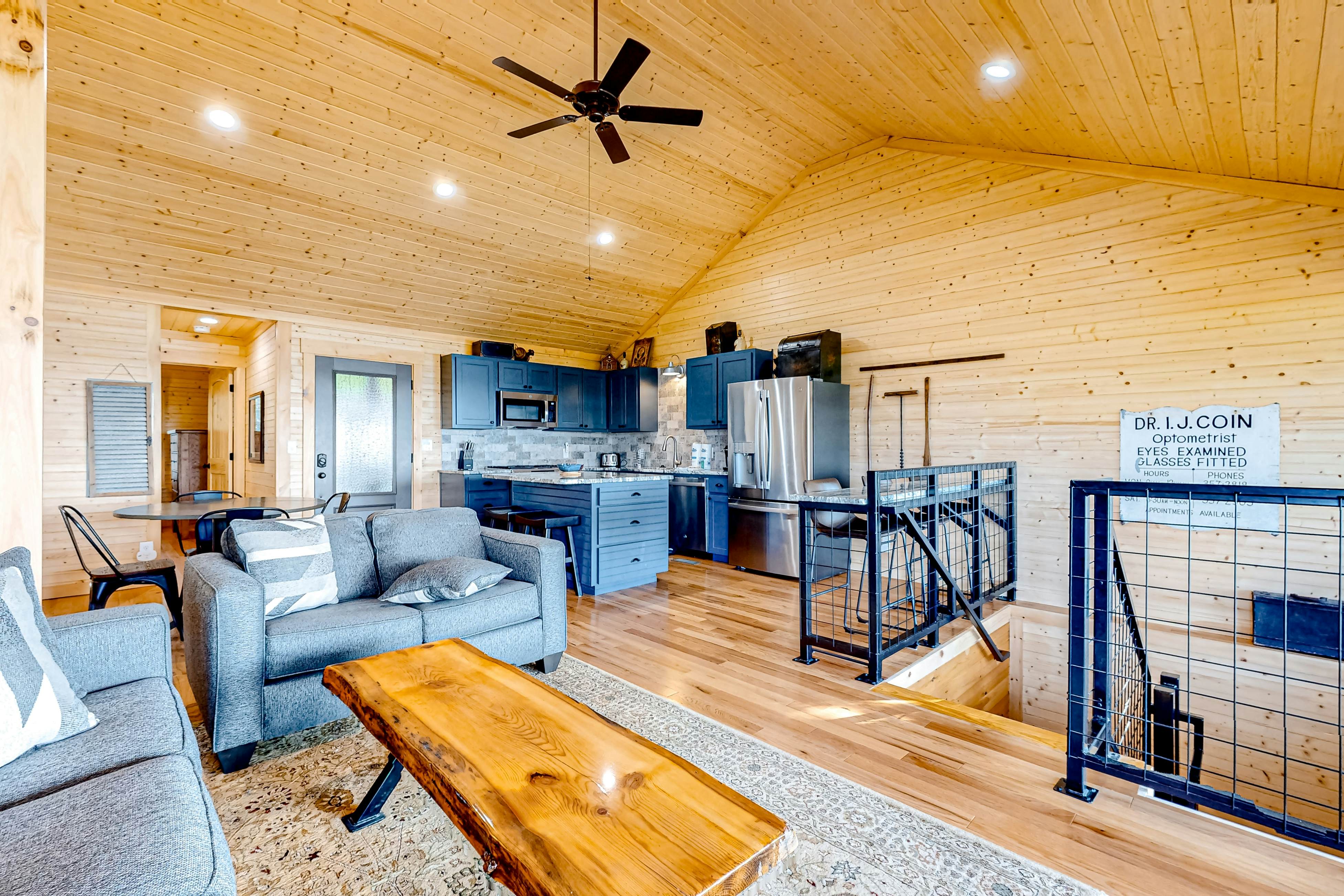 Waterfront Home N Douglas Lake ・2 decks・Rec. room