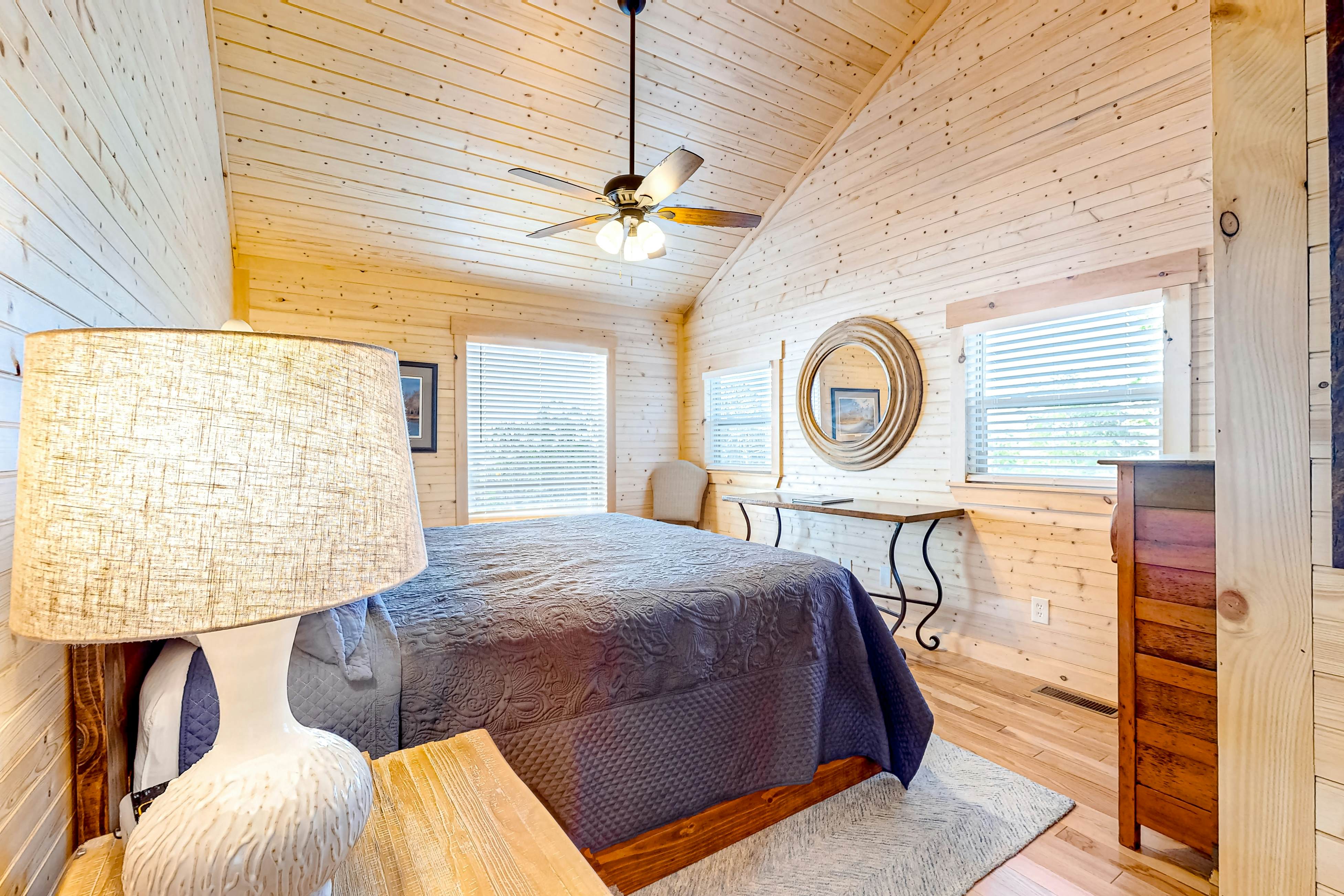 Waterfront Home N Douglas Lake ・2 decks・Rec. room