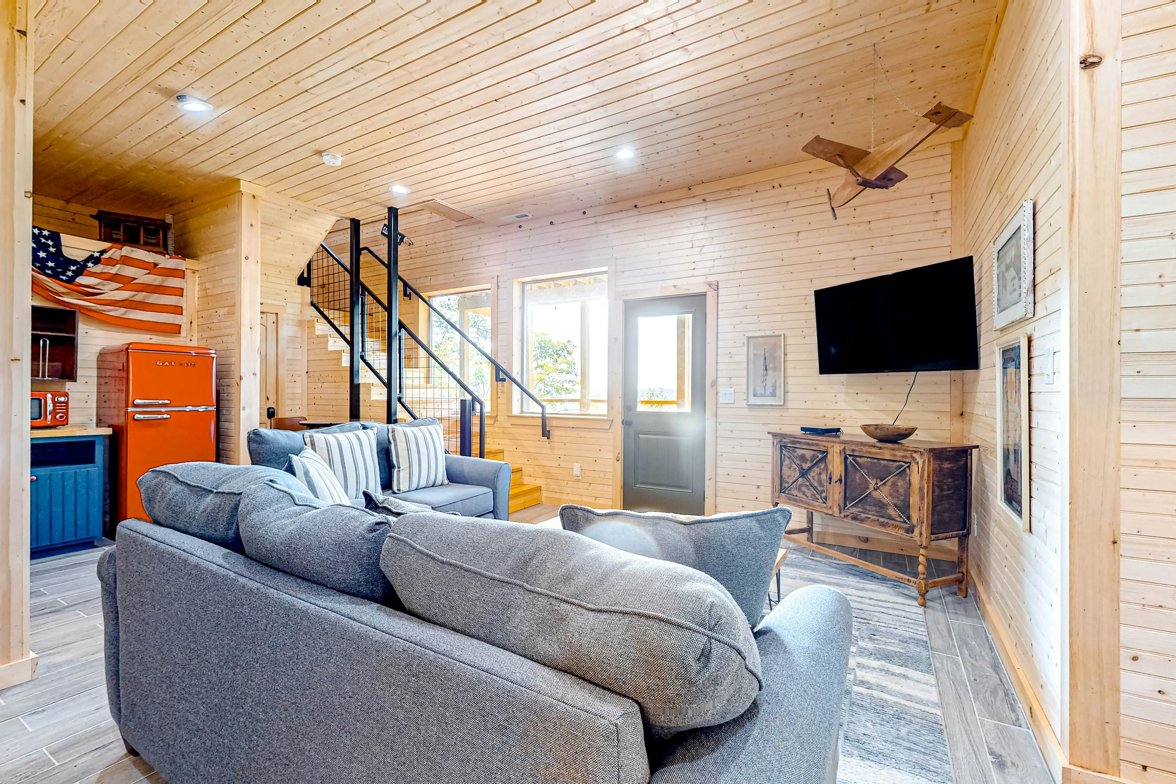 Waterfront Home N Douglas Lake ・2 decks・Rec. room