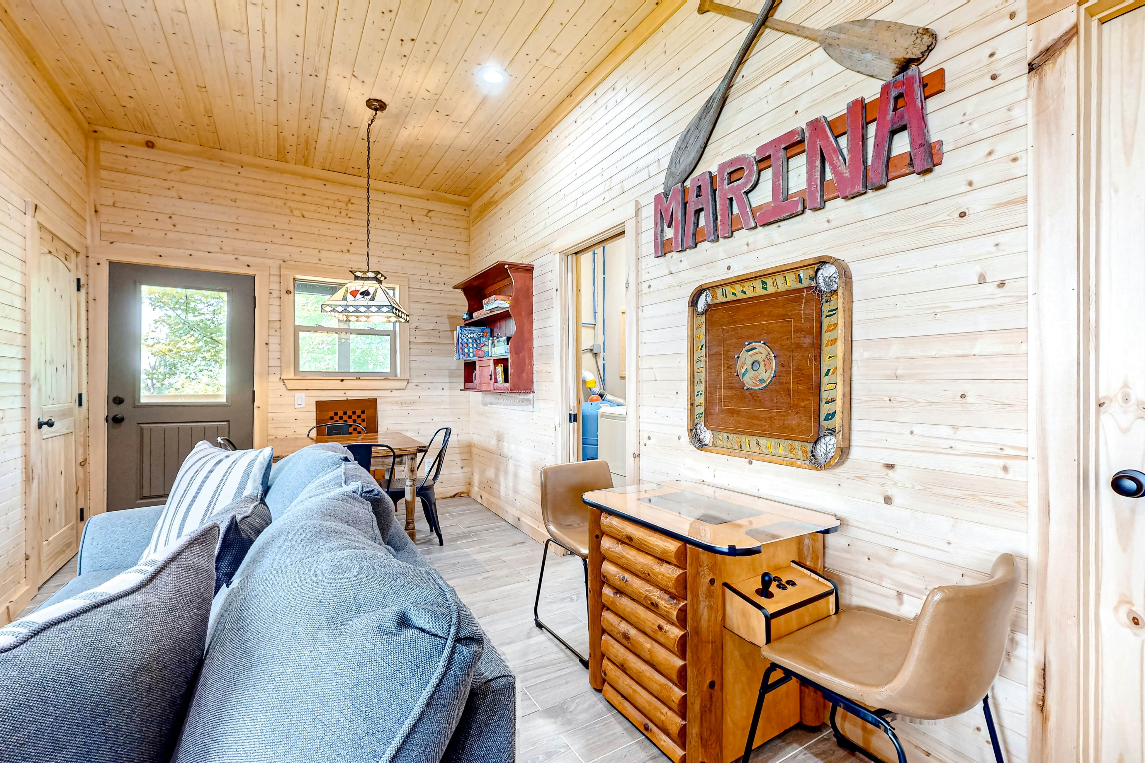 Waterfront Home N Douglas Lake ・2 decks・Rec. room