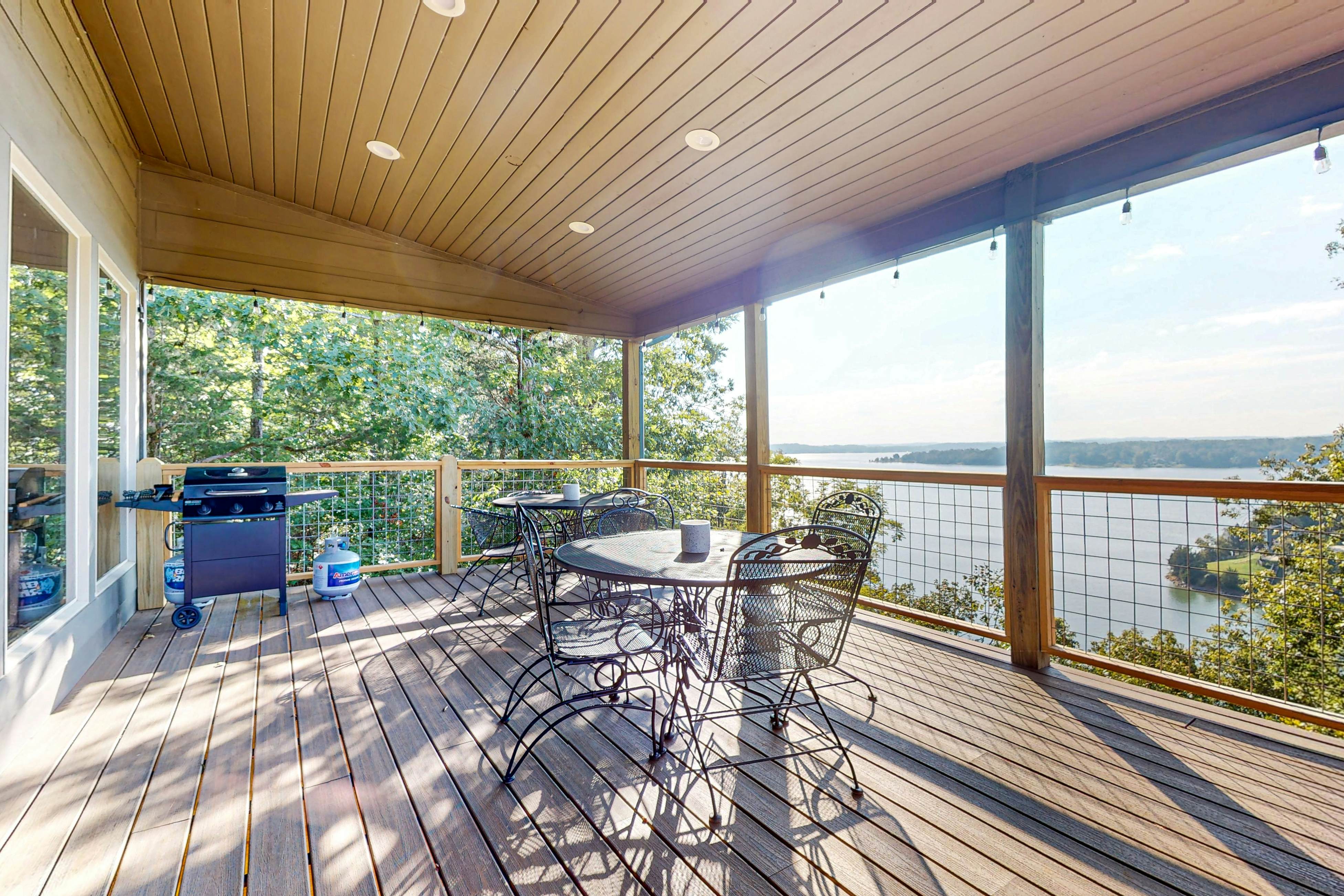 Waterfront Home N Douglas Lake ・2 decks・Rec. room