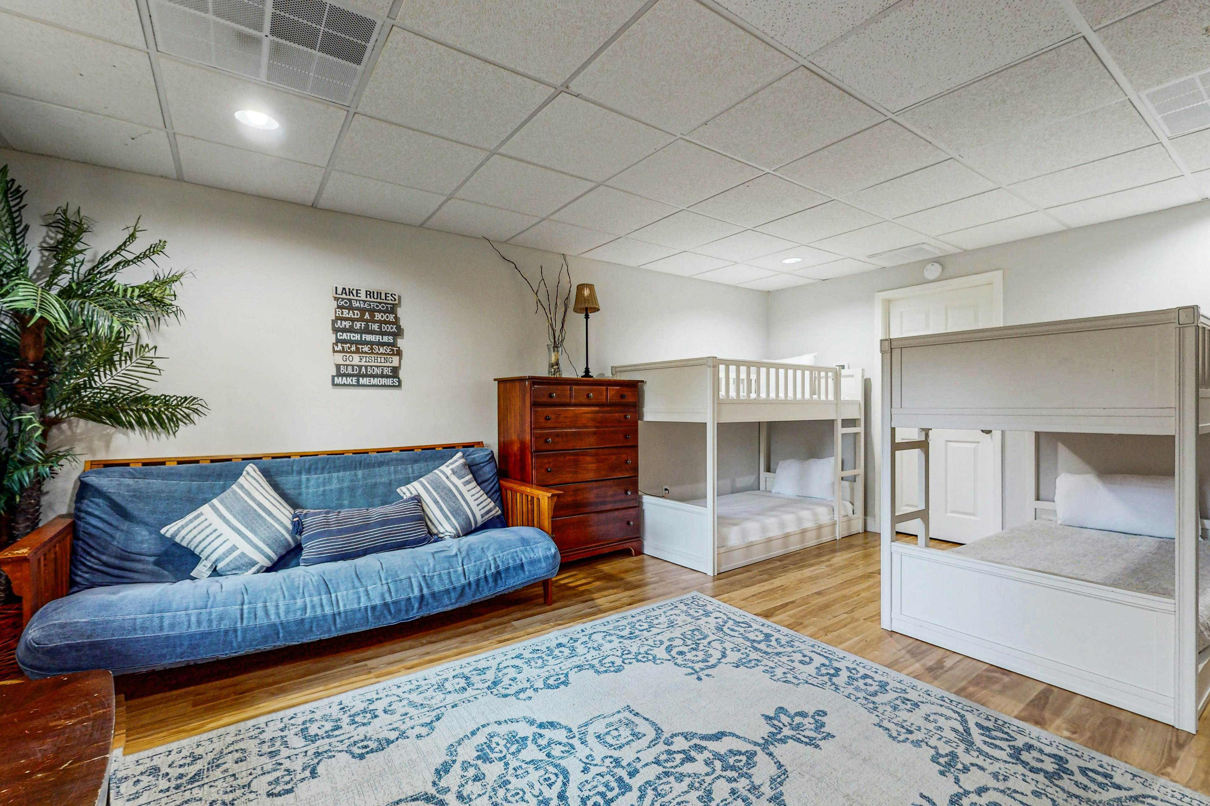 Luxury Lakefront Home・Hot Tub・Dock・Ping-Pong・Deck