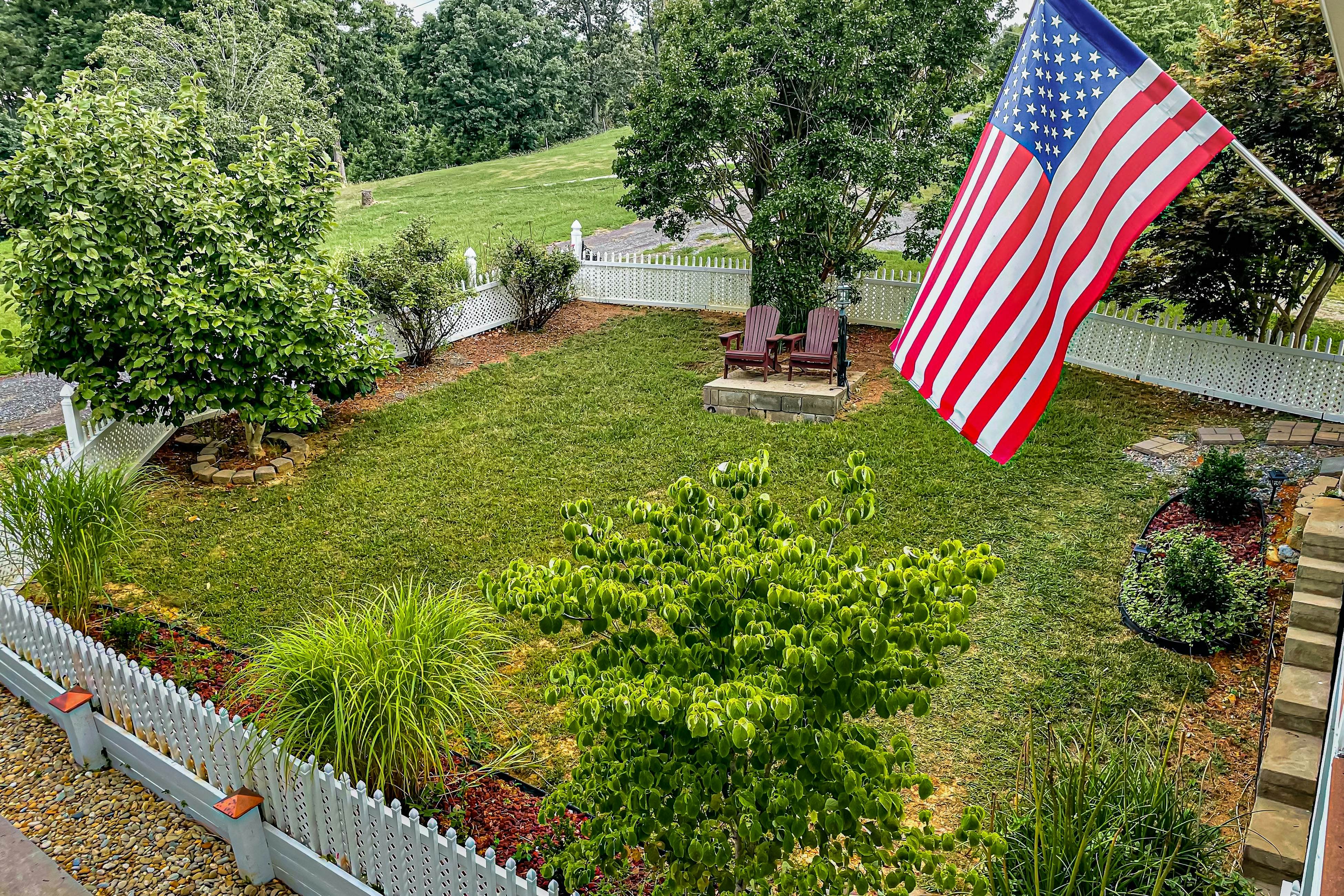 Luxury Lakefront Home・Hot Tub・Dock・Ping-Pong・Deck