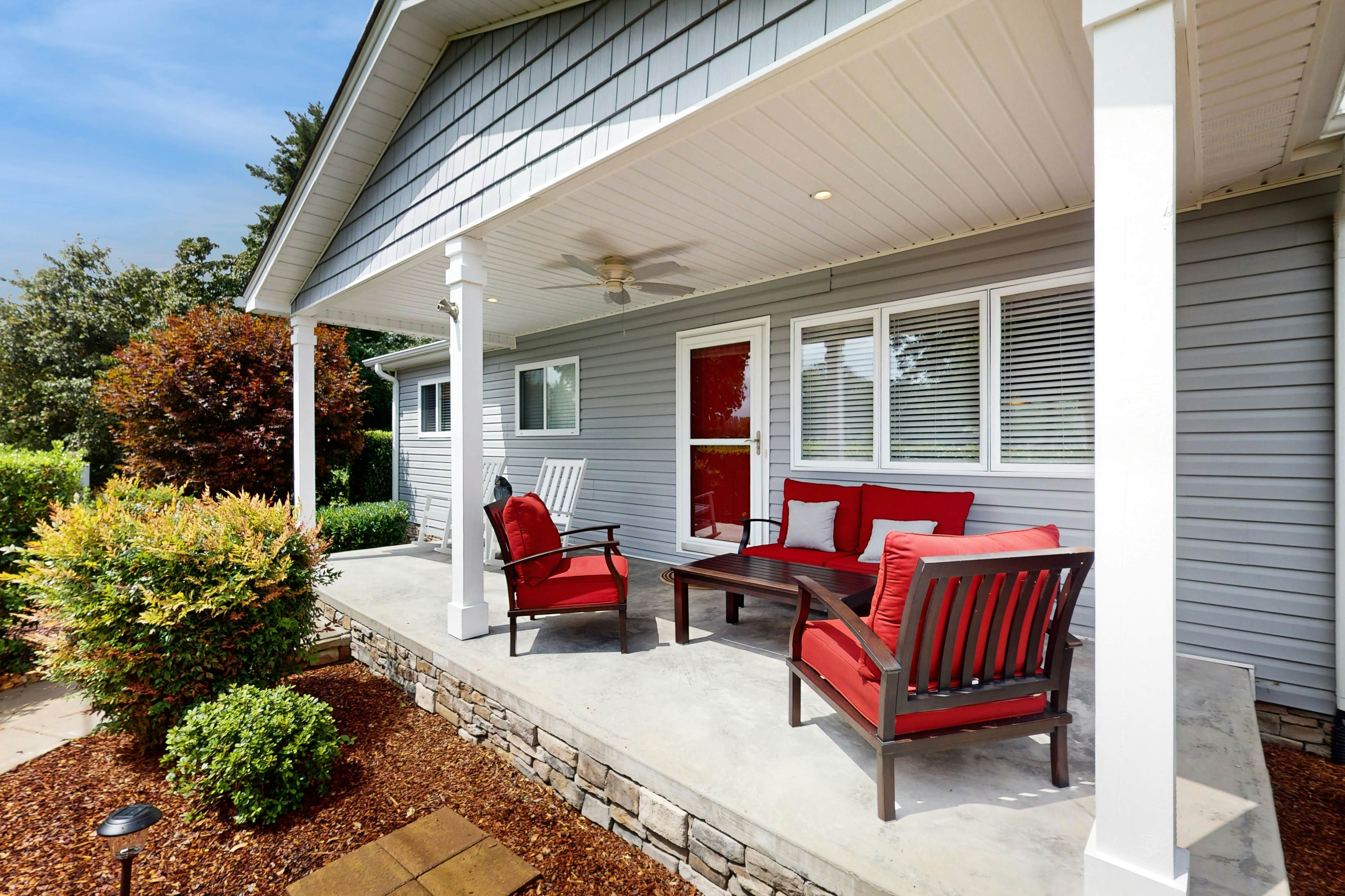 Peaceful Waterfront Home・Private Dock・Grill・Patio