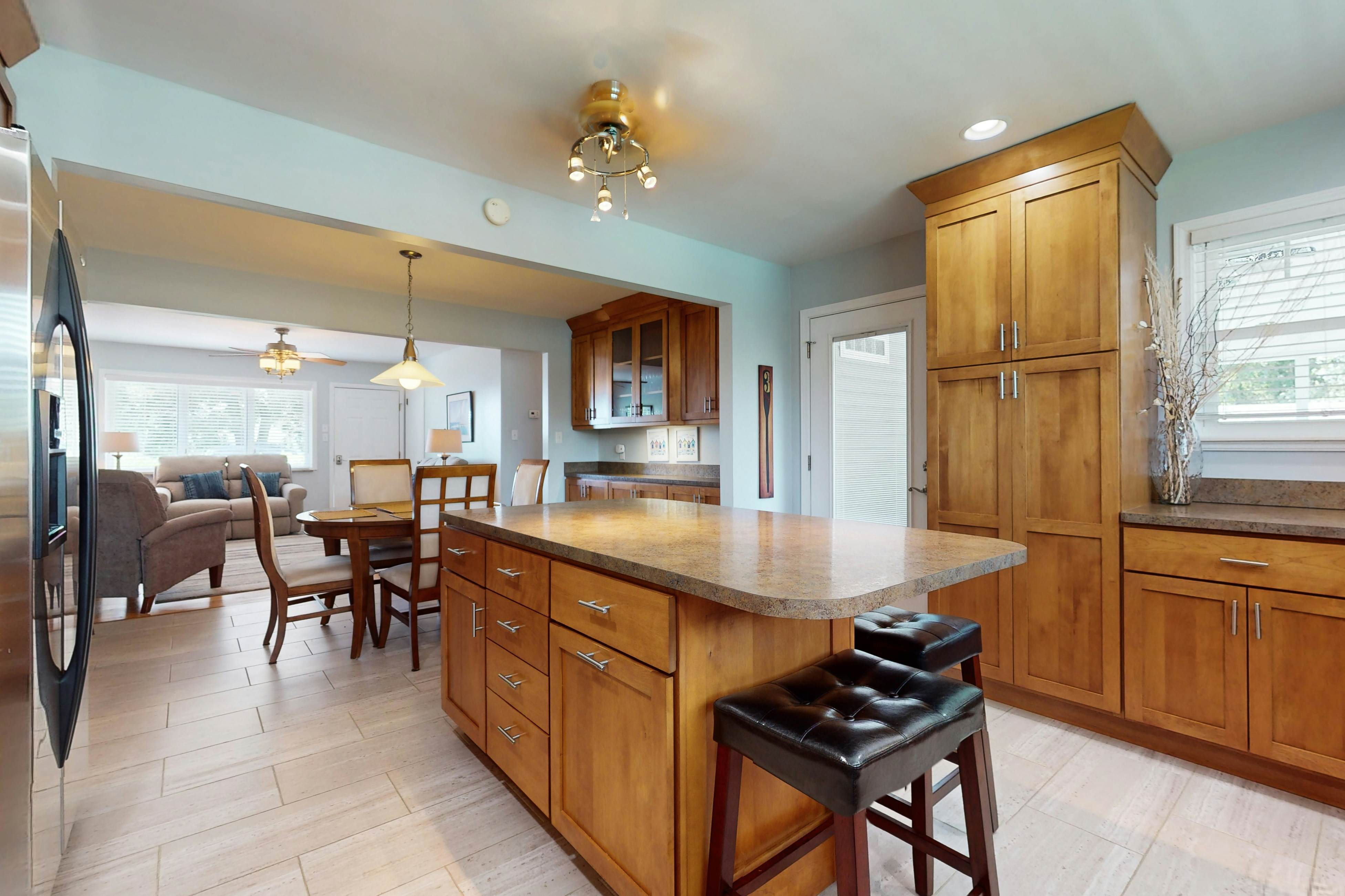 Peaceful Waterfront Home・Private Dock・Grill・Patio