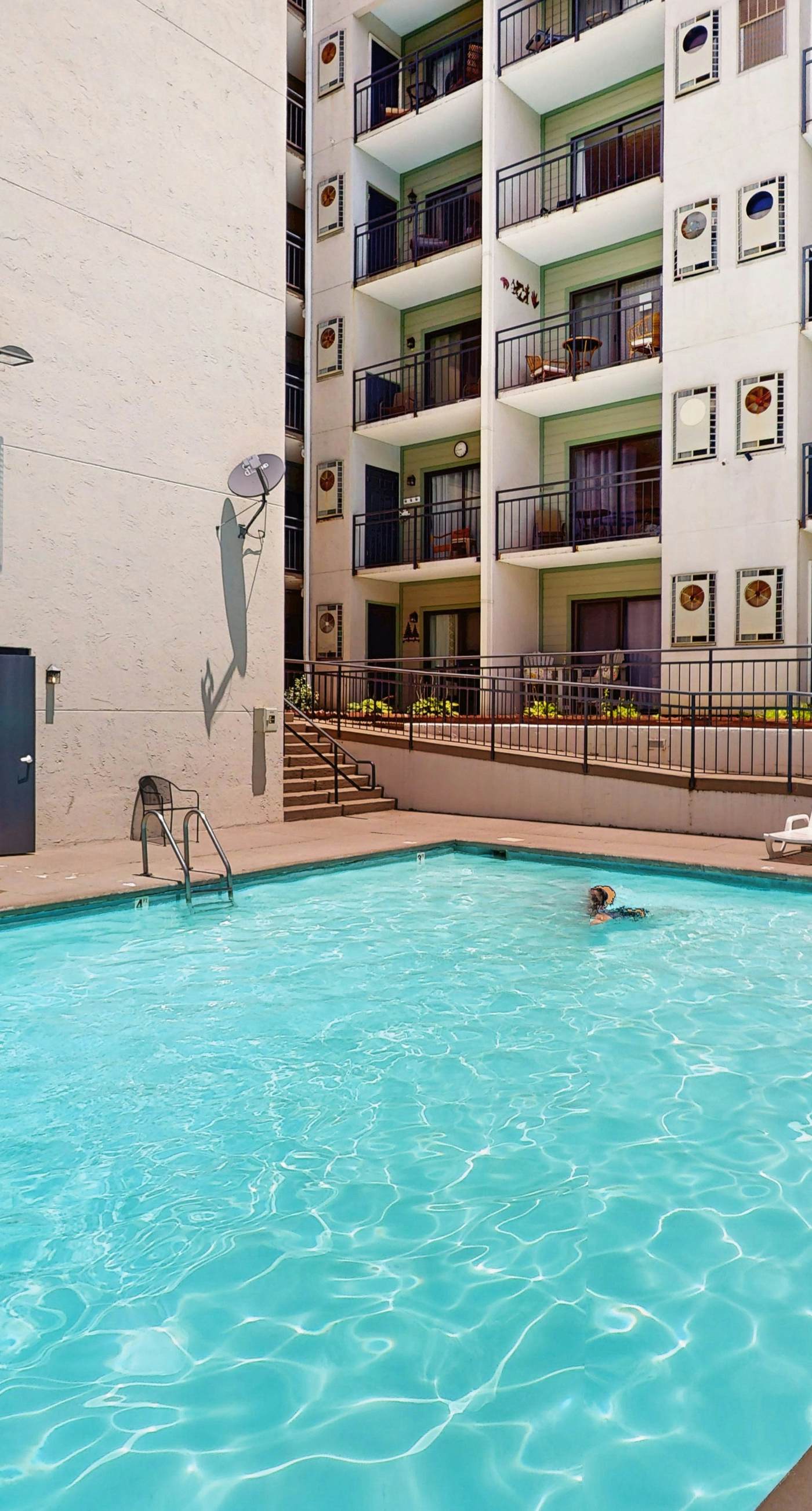 Walk to Downtown Gatlinburg, Cozy Condo + Pool