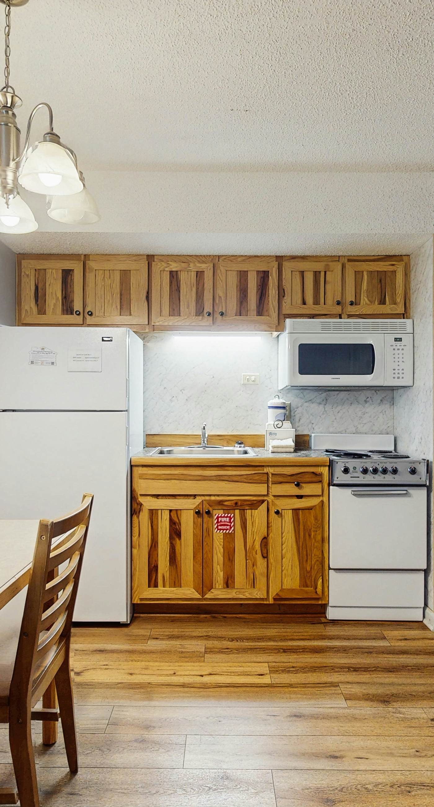 Cozy Smokies Condo Balcony, Views, Pool, Free Tickets