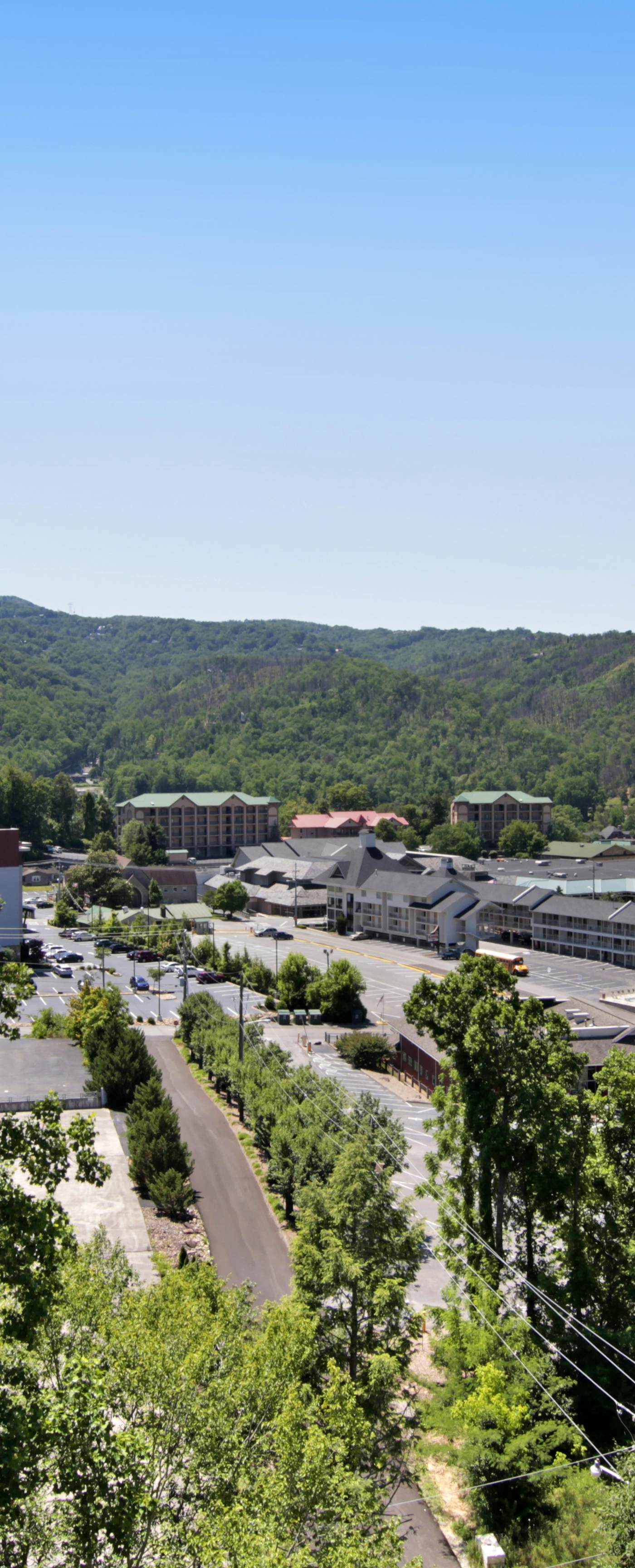 Cozy Smokies Condo Balcony, Views, Pool, Free Tickets