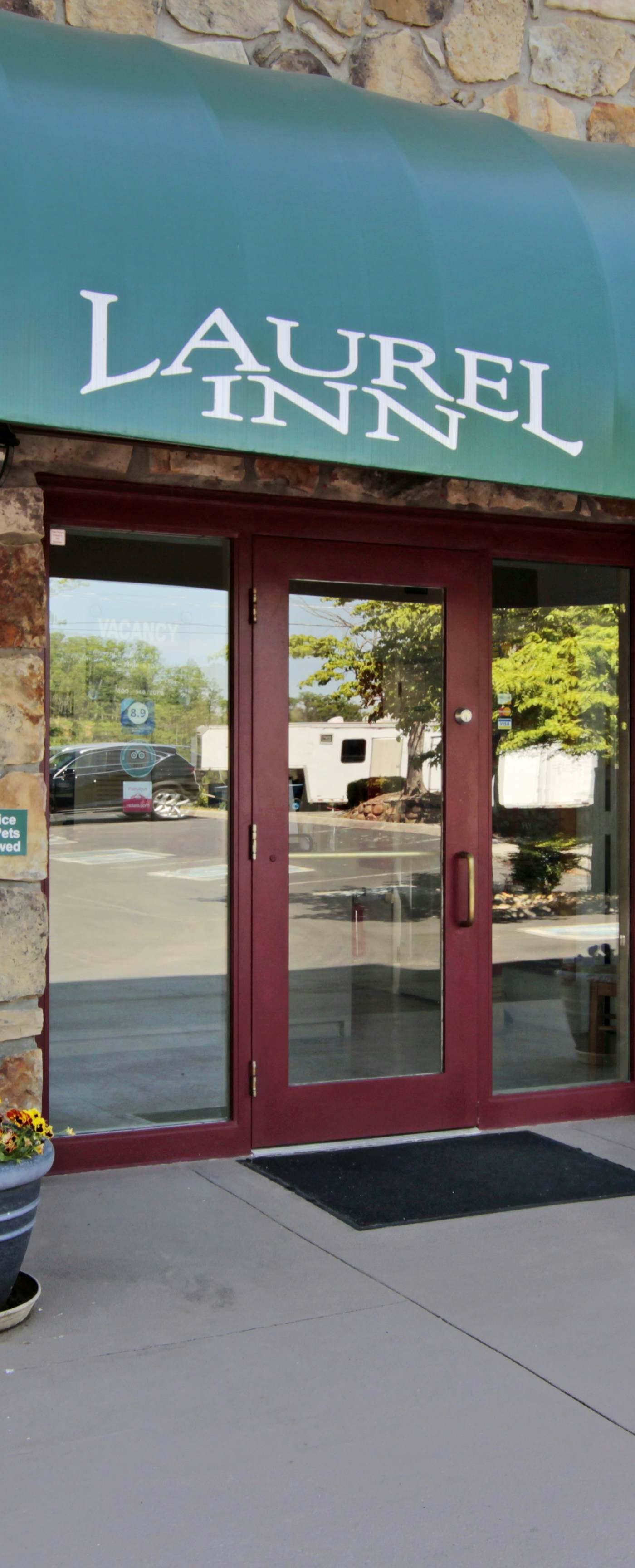 Cozy Smokies Condo Balcony, Views, Pool, Free Tickets