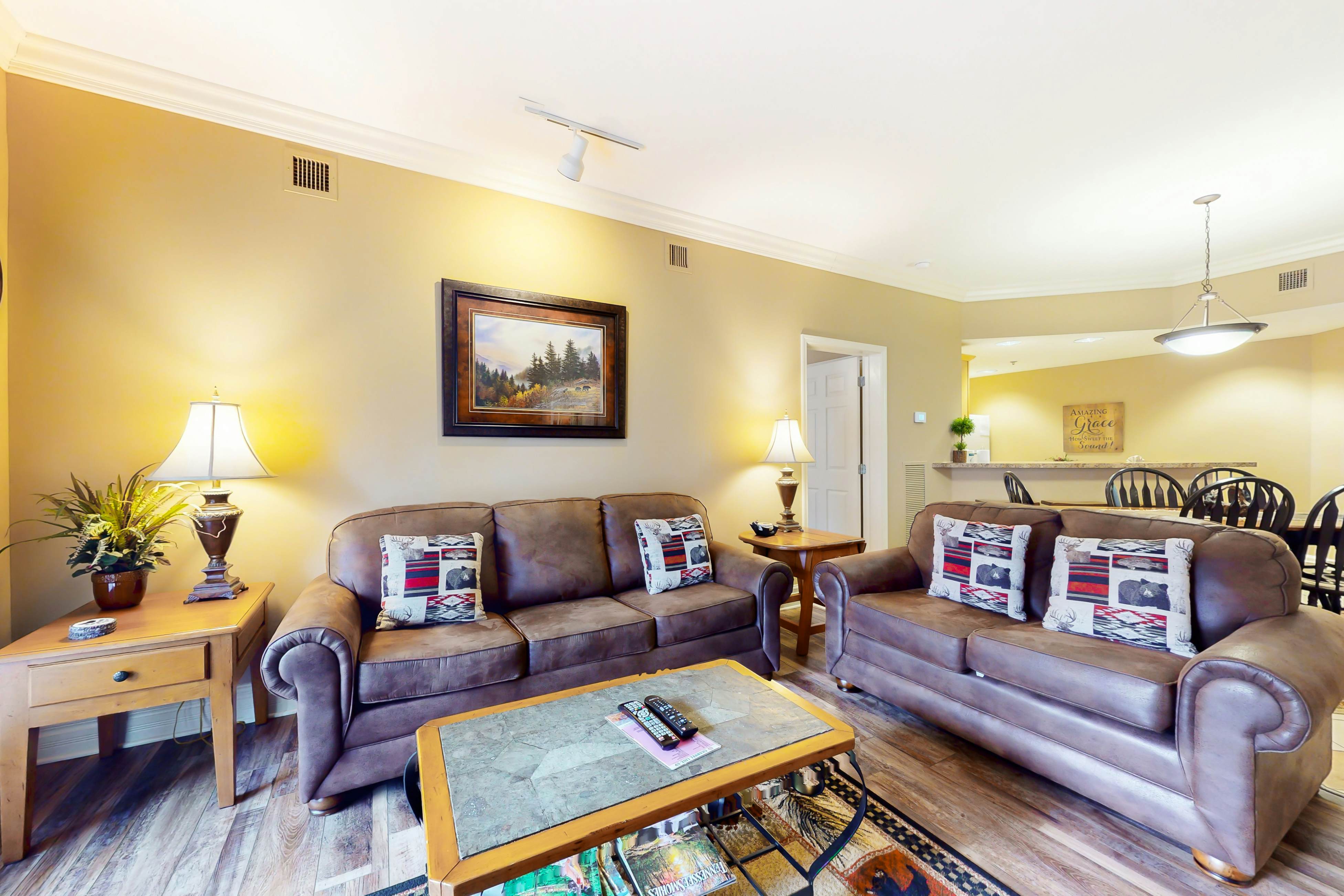 Lovely Condo W Fireplace, Sleeps 6・Gym・Hot Tub