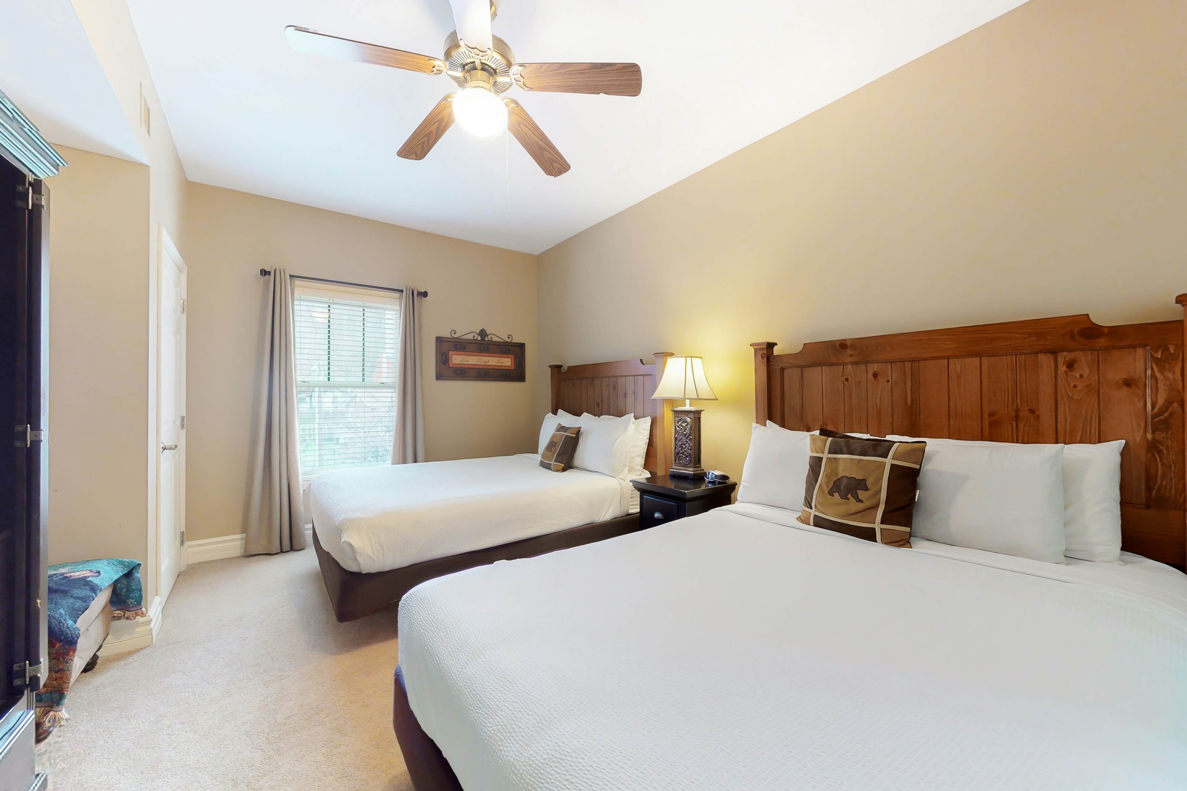 Lovely Condo W Fireplace, Sleeps 6・Gym・Hot Tub