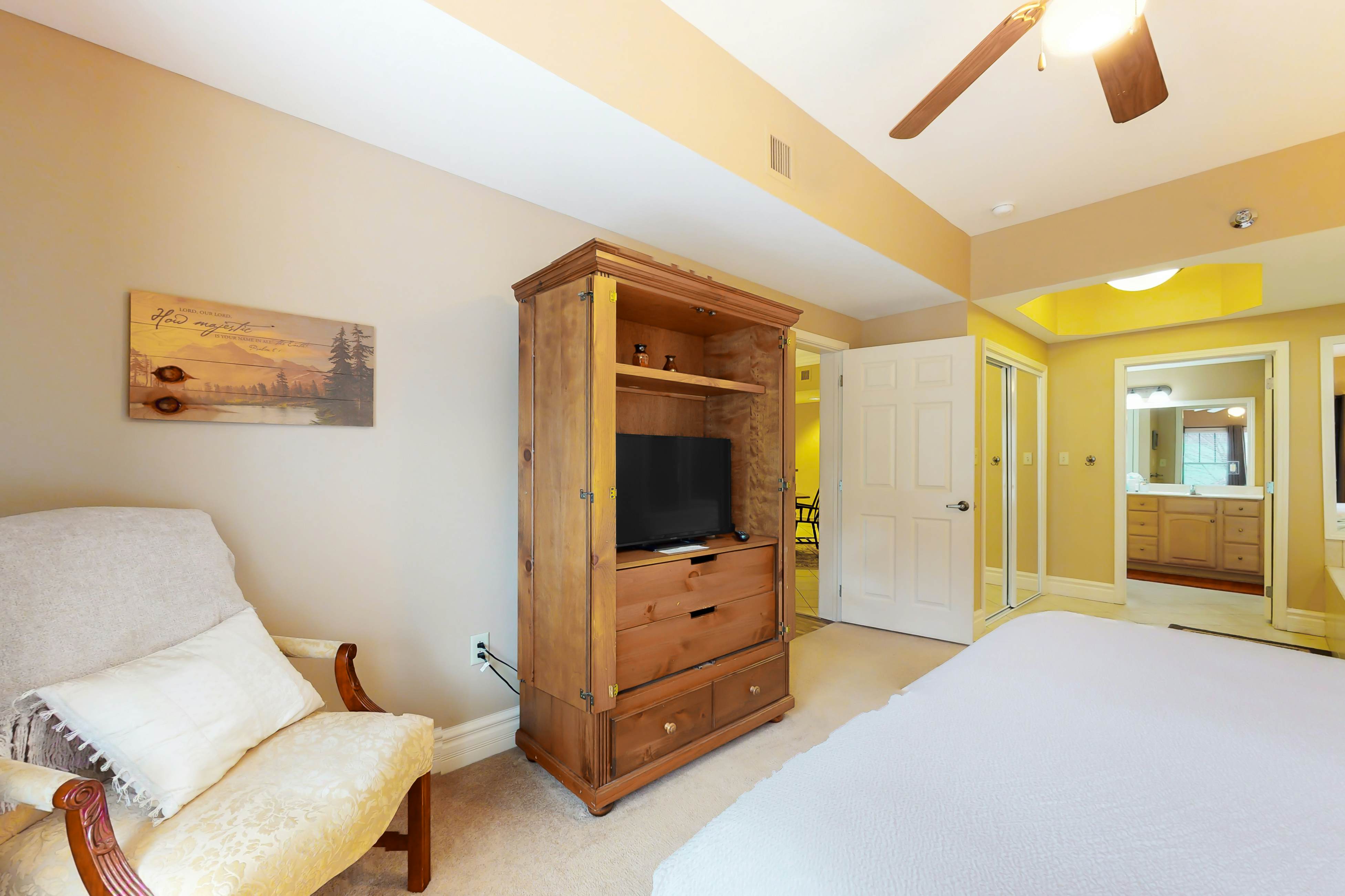 Lovely Condo W Fireplace, Sleeps 6・Gym・Hot Tub