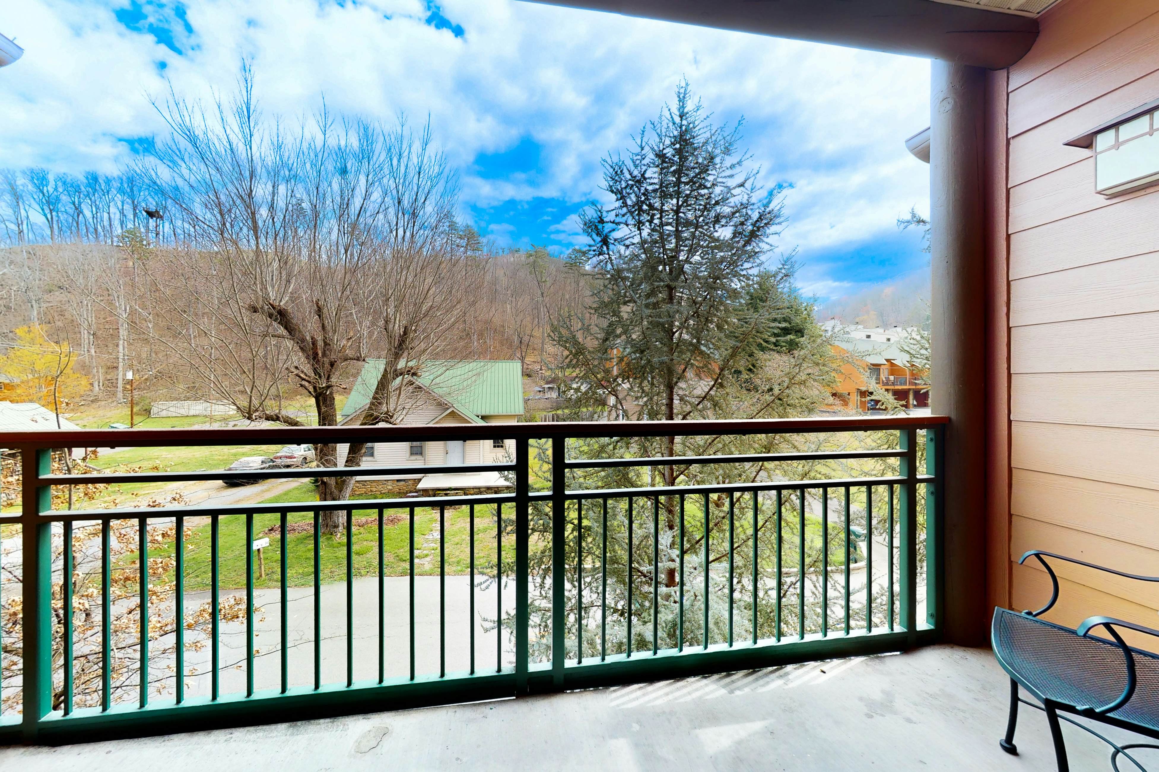 Lovely Condo W Fireplace, Sleeps 6・Gym・Hot Tub