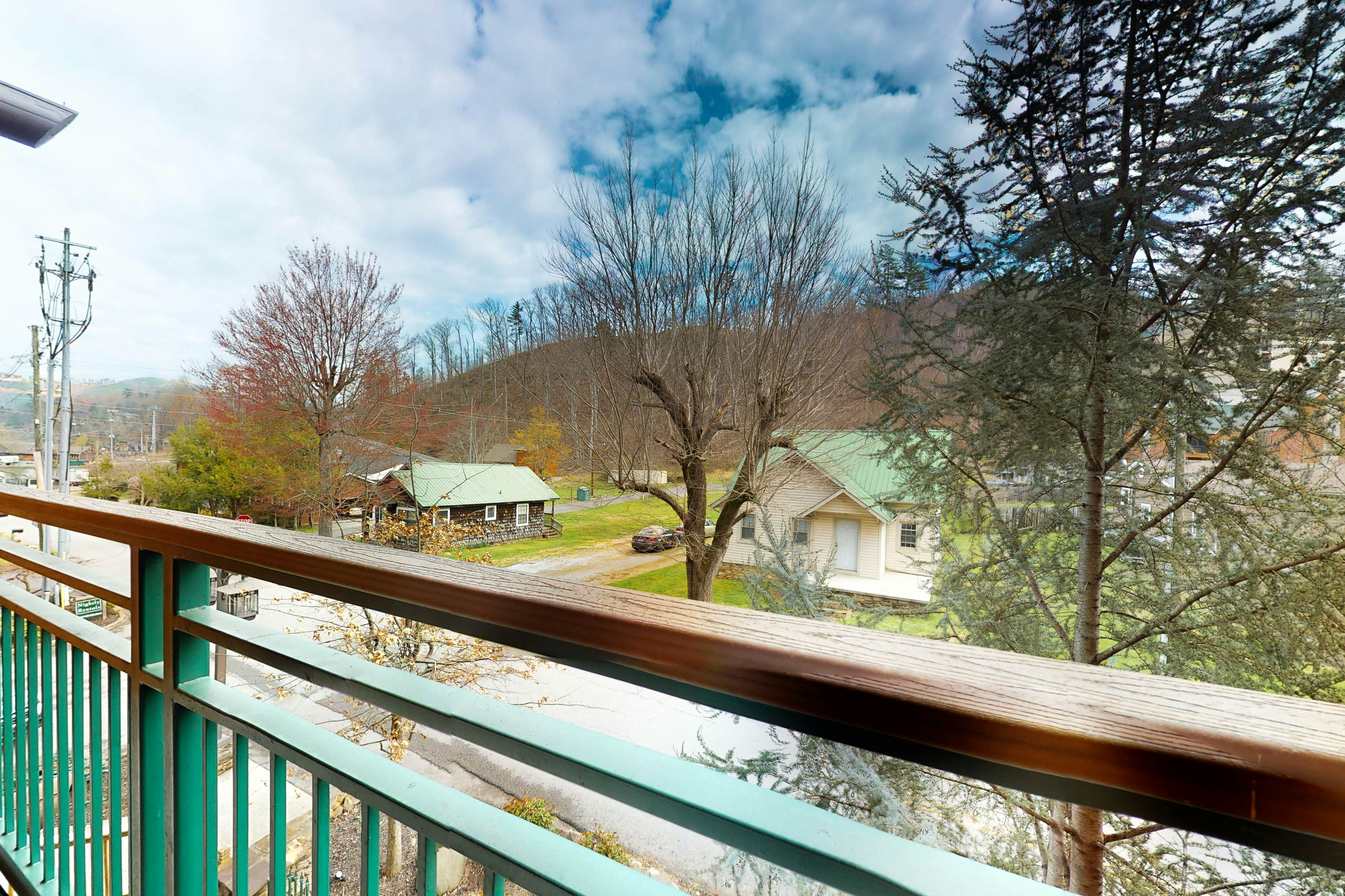 Lovely Condo W Fireplace, Sleeps 6・Gym・Hot Tub