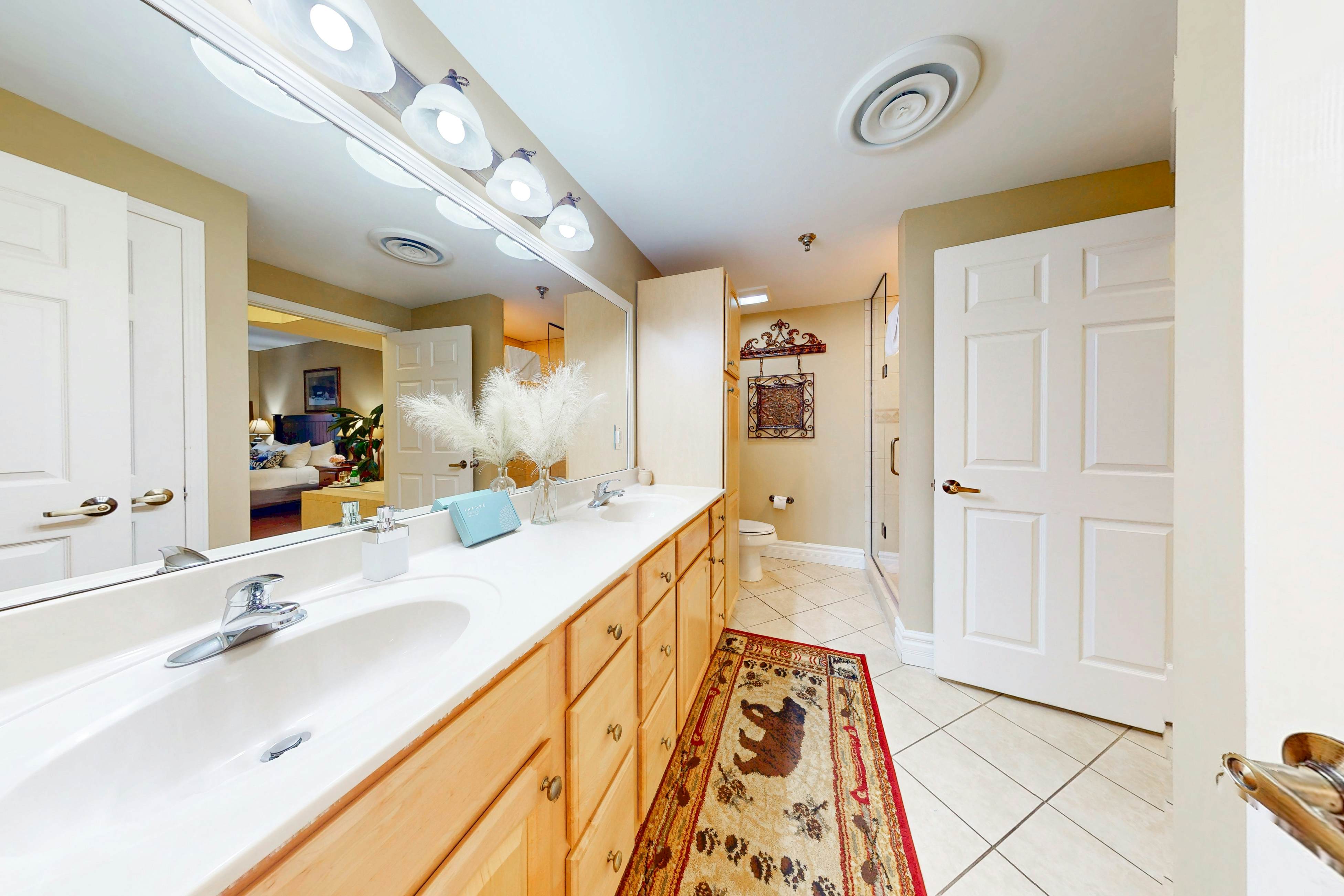 Beautiful Condo, Sleeps 6・Near Downtown・Jetted Tub