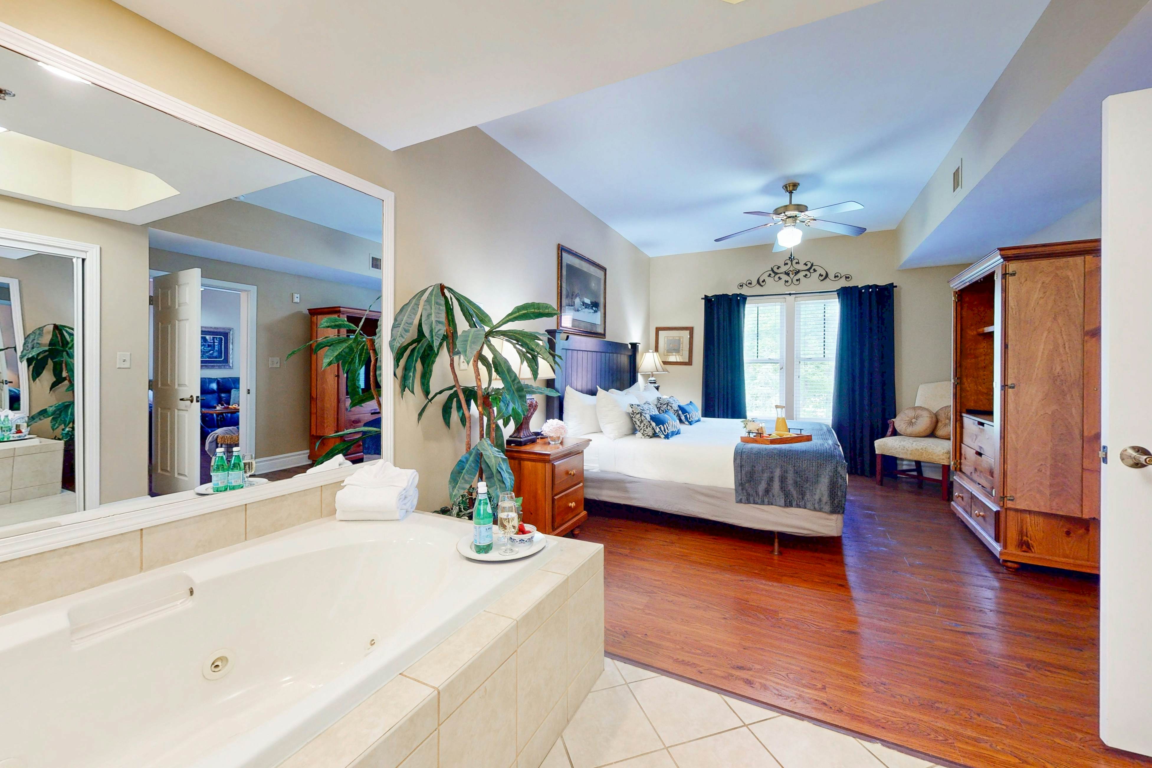 Beautiful Condo, Sleeps 6・Near Downtown・Jetted Tub