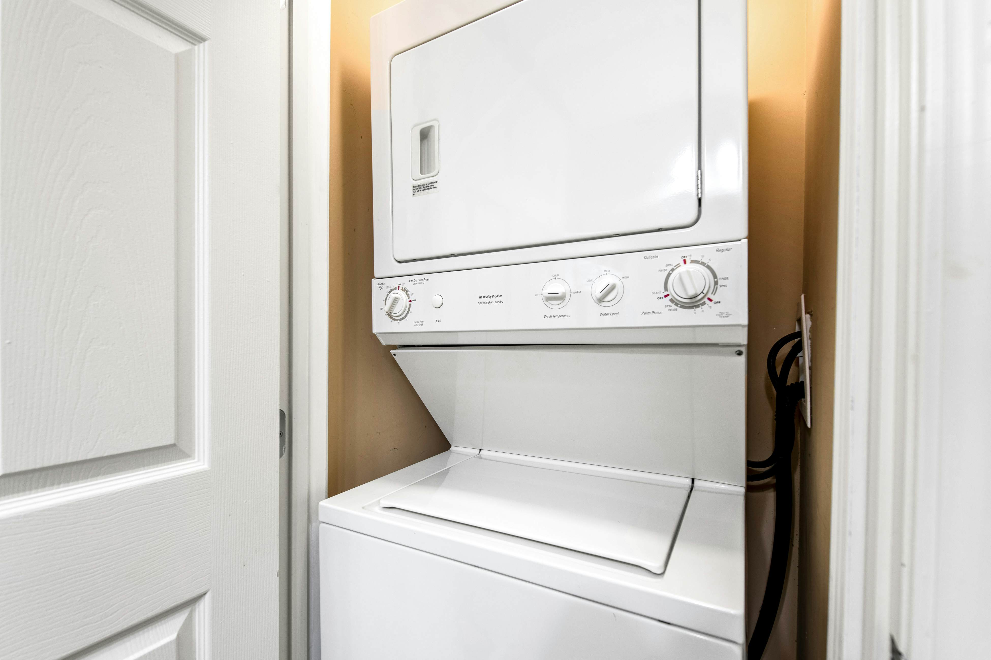 Cozy Downtown Condo, Sleeps 6・Balcony・Jetted tub