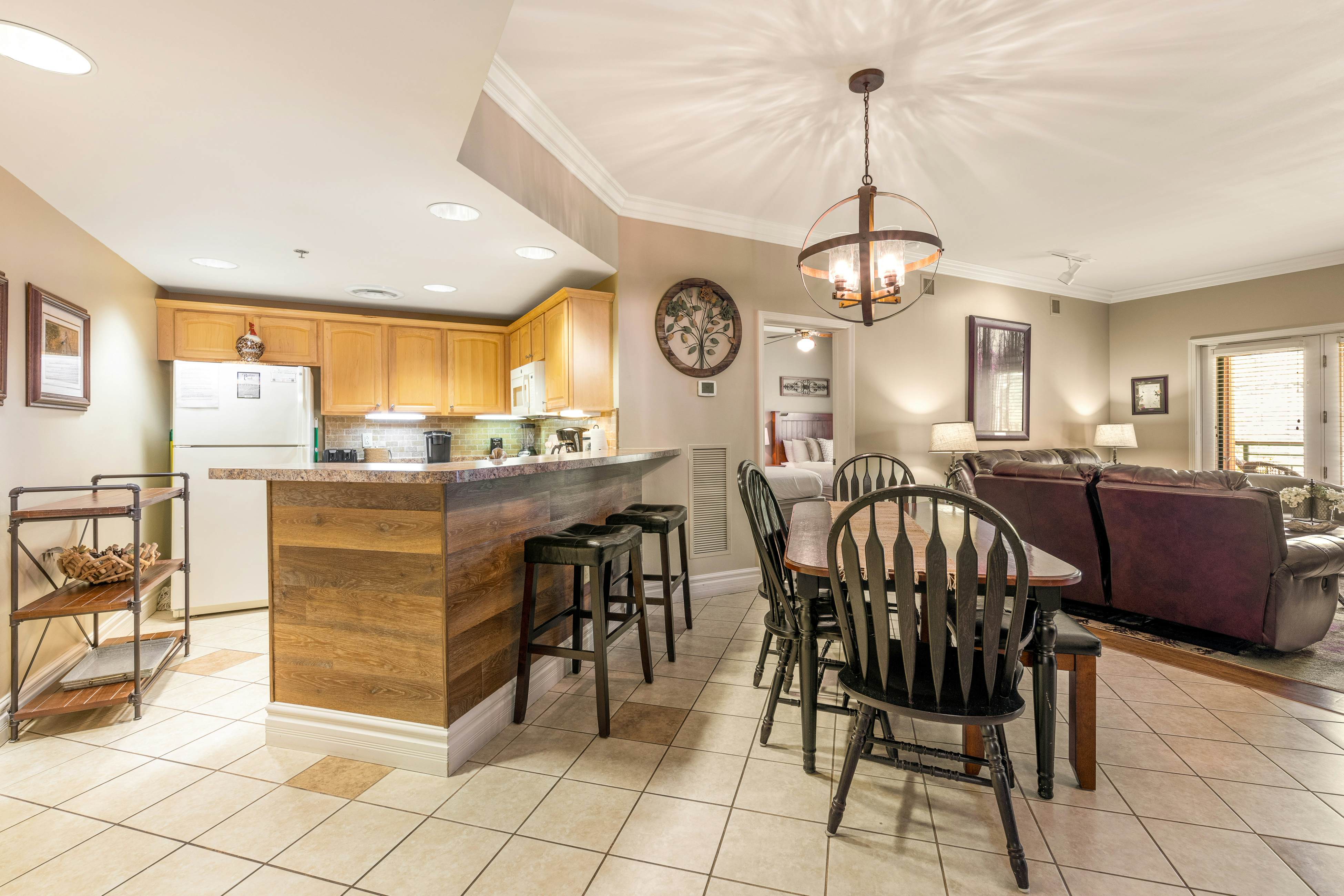 Gorgeous Condo, Sleeps 6・Jetted Tub・Near Downtown