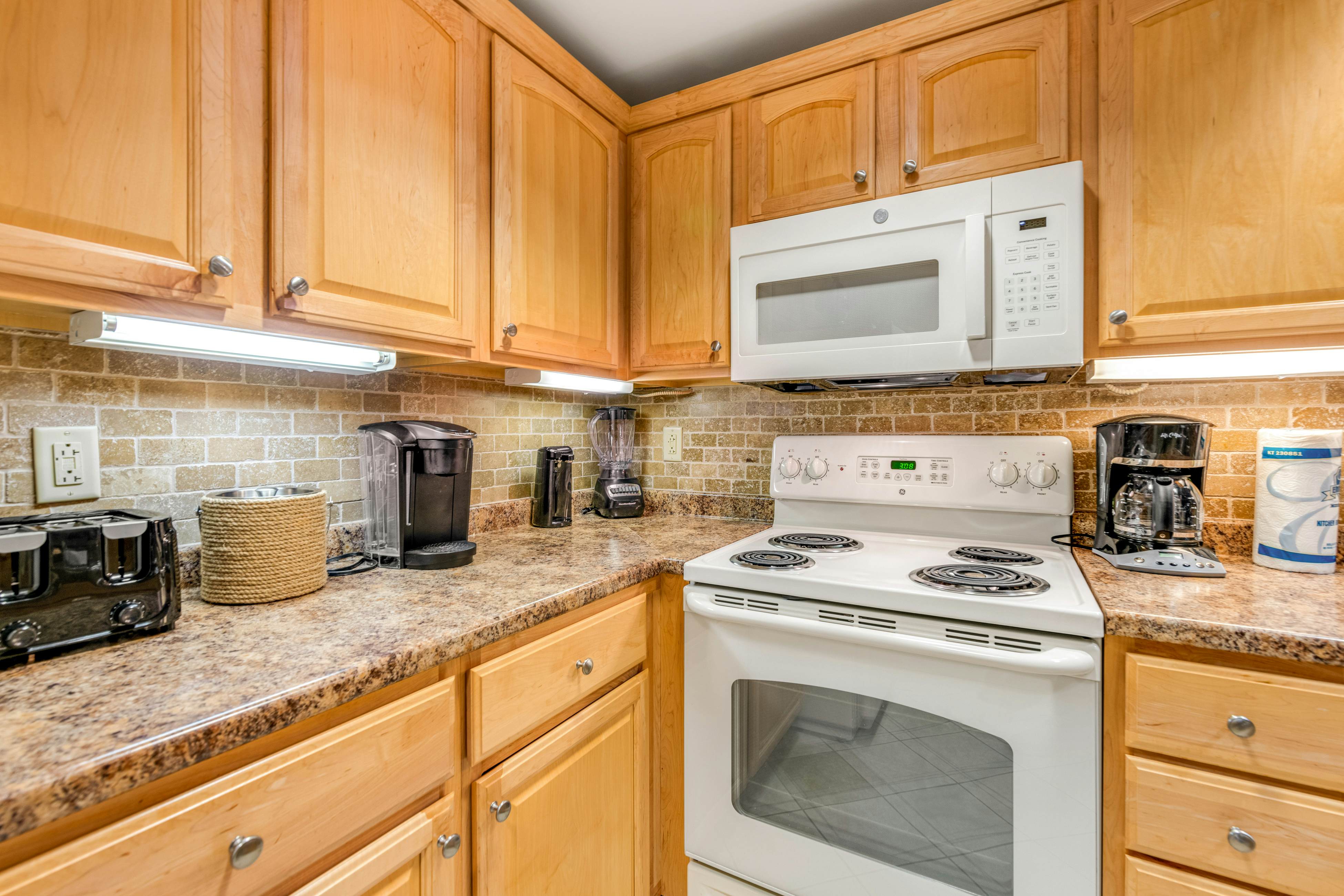 Gorgeous Condo, Sleeps 6・Jetted Tub・Near Downtown