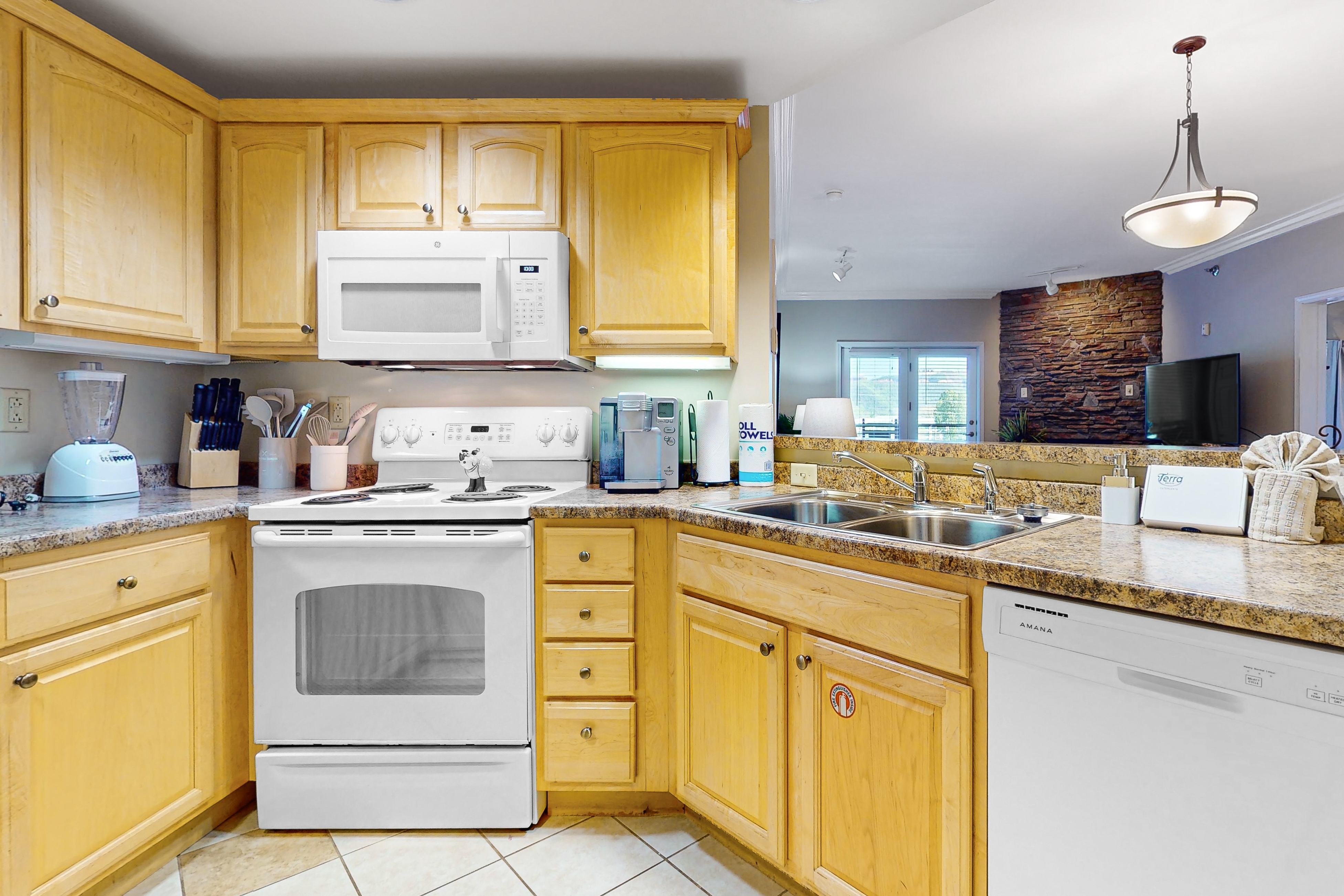 Relaxing Condo, Sleeps 6・Fireplace Jetted tub・Gym