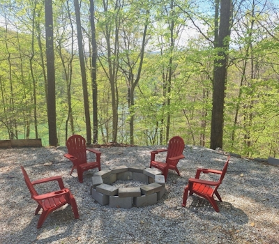 Lakefront Studio, Sleeps 2・Deck・Grill・Dogs Allowed