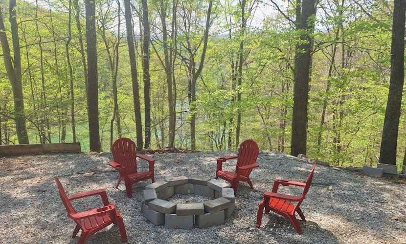 Lakefront Studio, Sleeps 2・Deck・Grill・Dogs Allowed