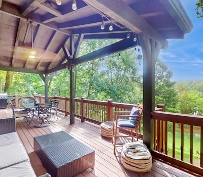 Lakefront Cabin W Private Dock・Hot Tub・Cigar room