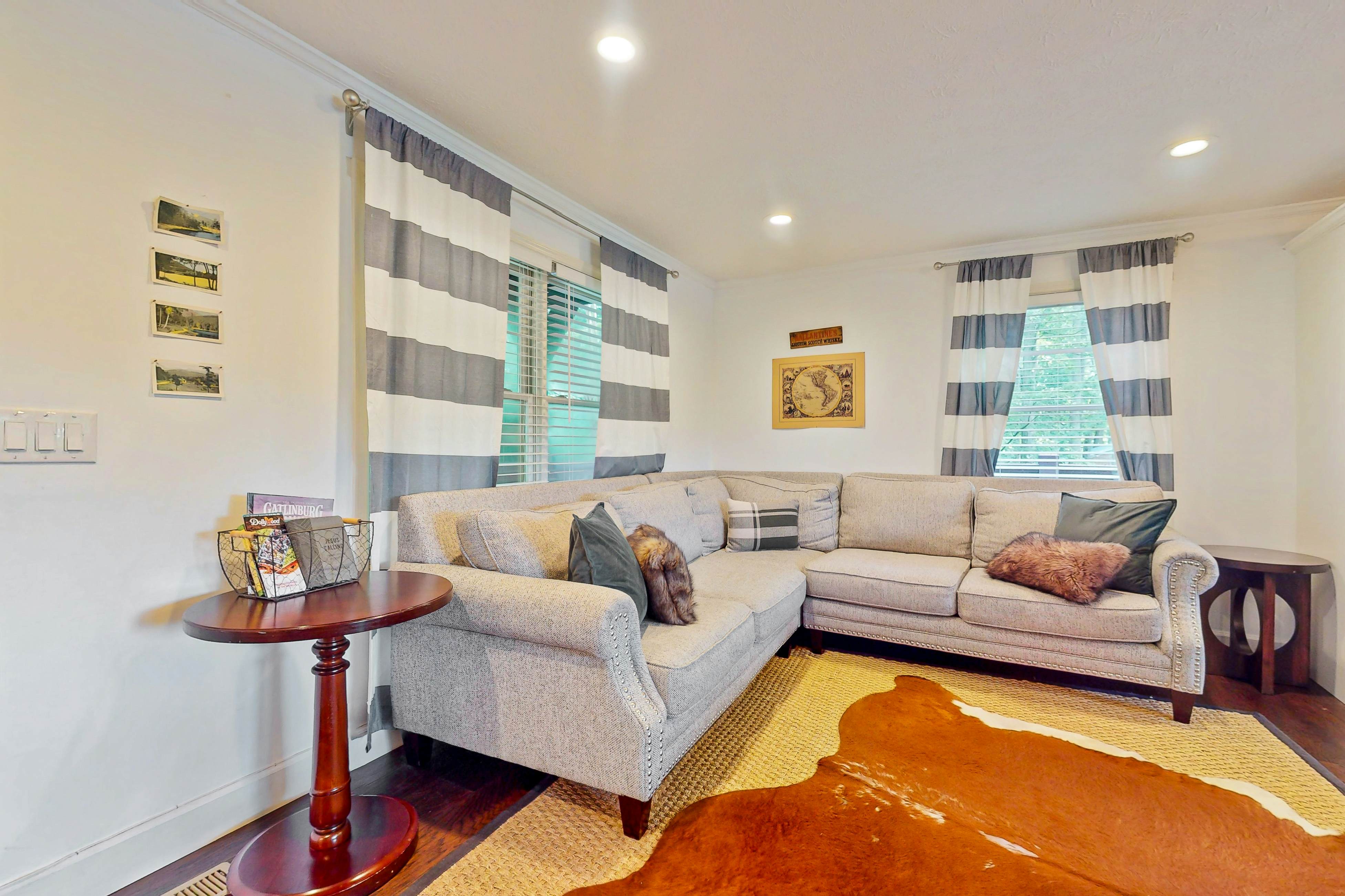 Lakefront Cabin W Private Dock・Hot Tub・Cigar room