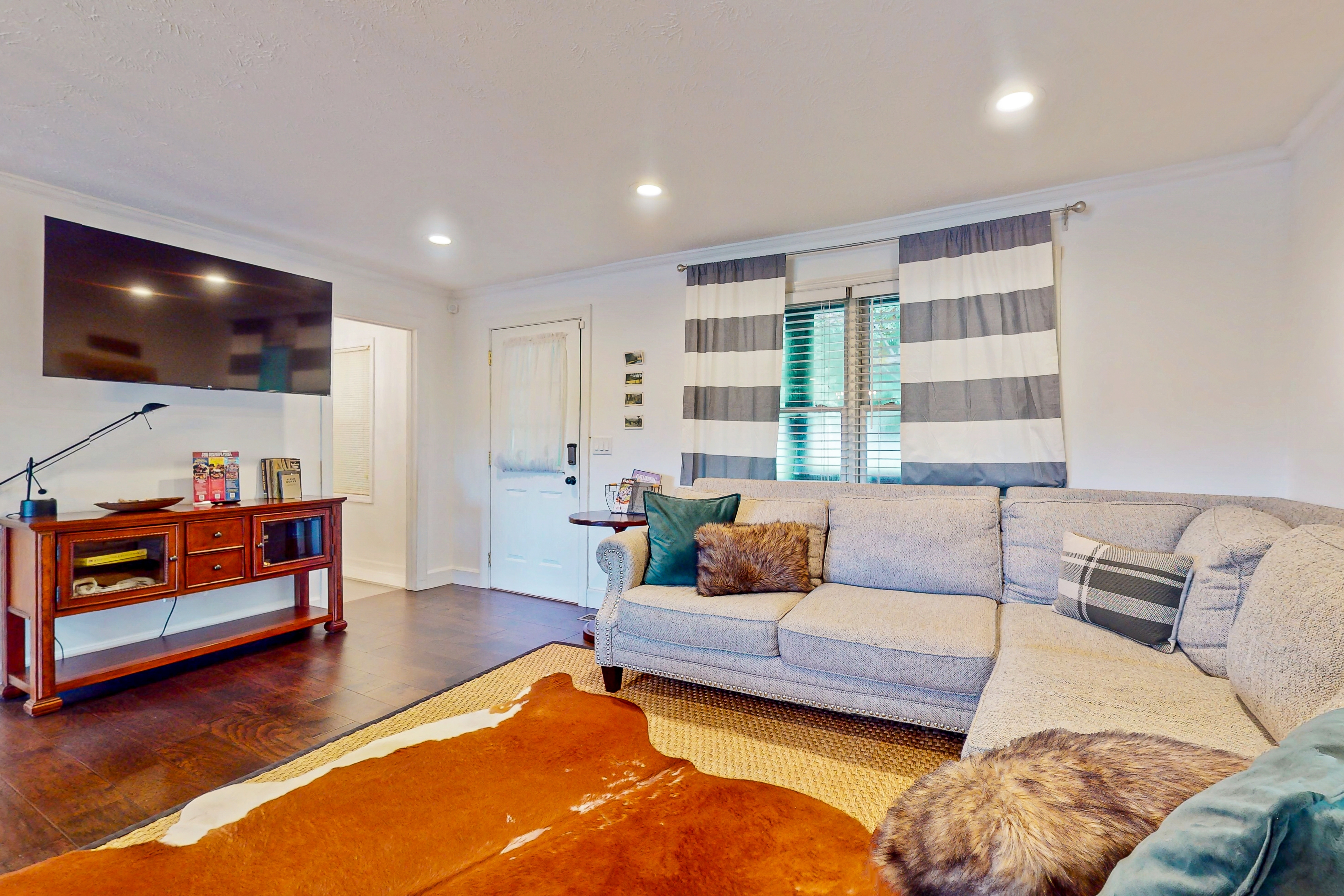 Lakefront Cabin W Private Dock・Hot Tub・Cigar room