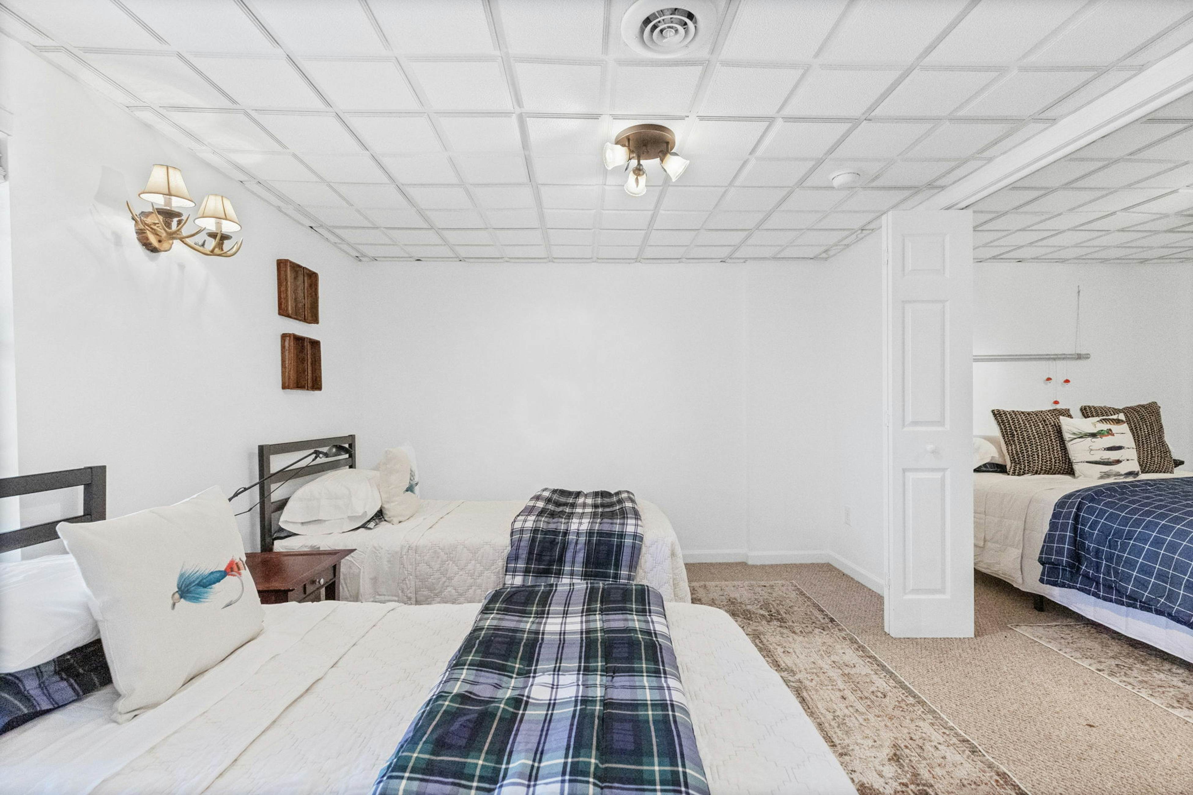 Lakefront Cabin W Private Dock・Hot Tub・Cigar room