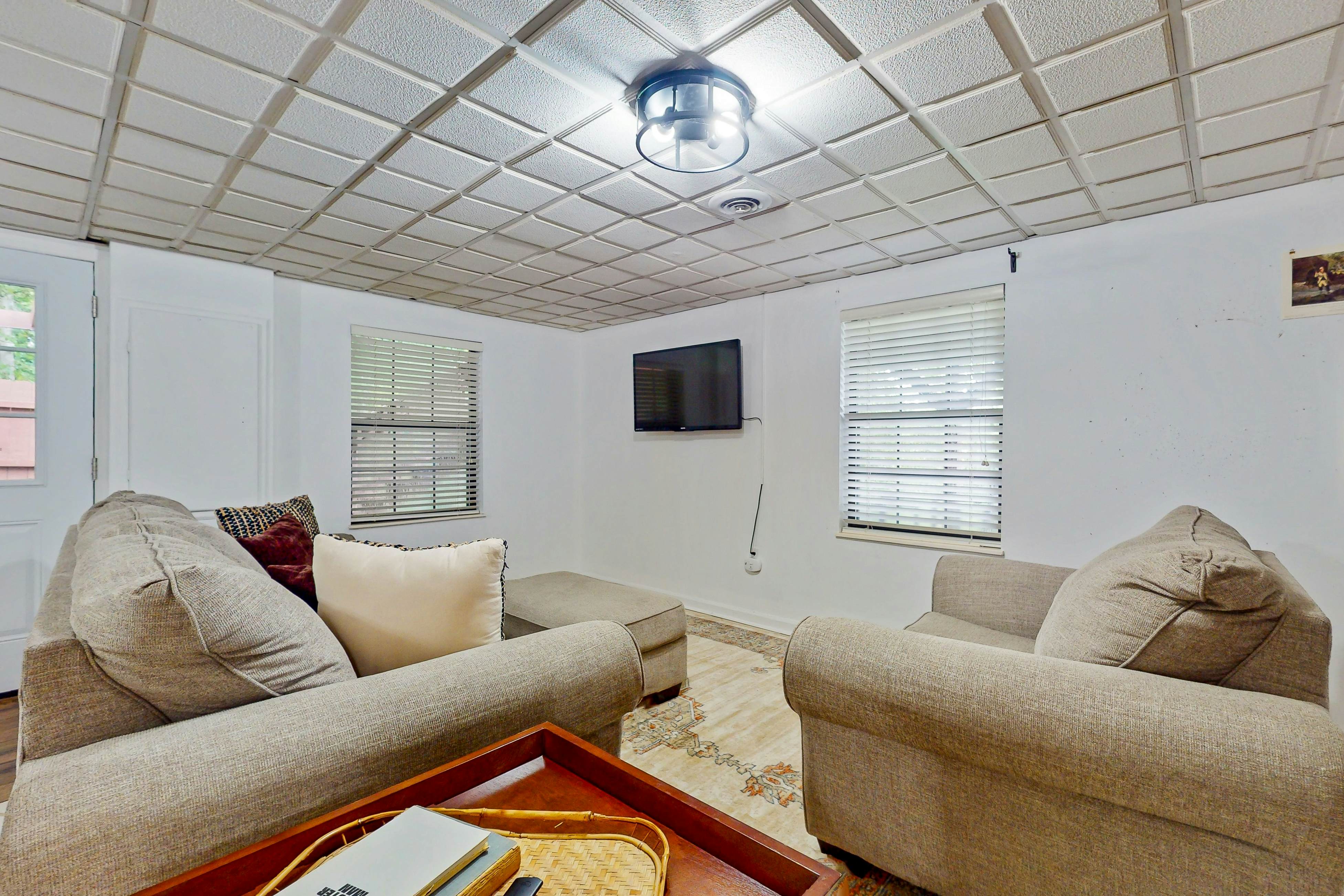 Lakefront Cabin W Private Dock・Hot Tub・Cigar room