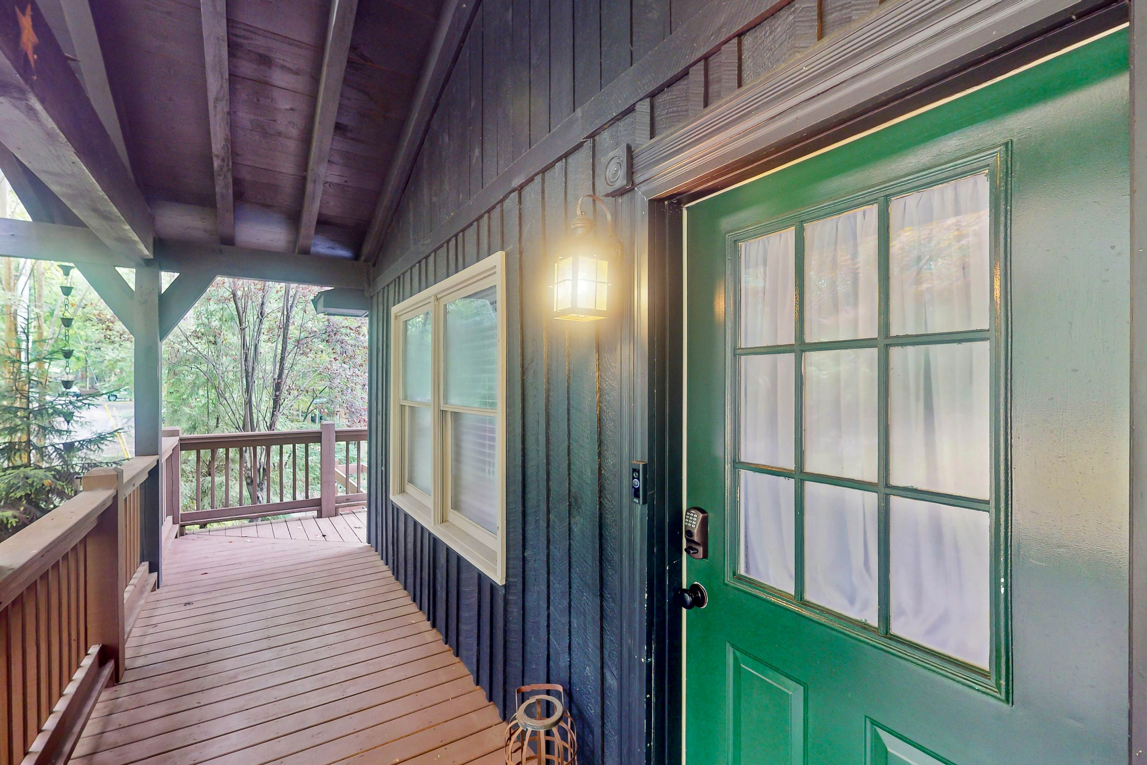 Lakefront Cabin W Private Dock・Hot Tub・Cigar room