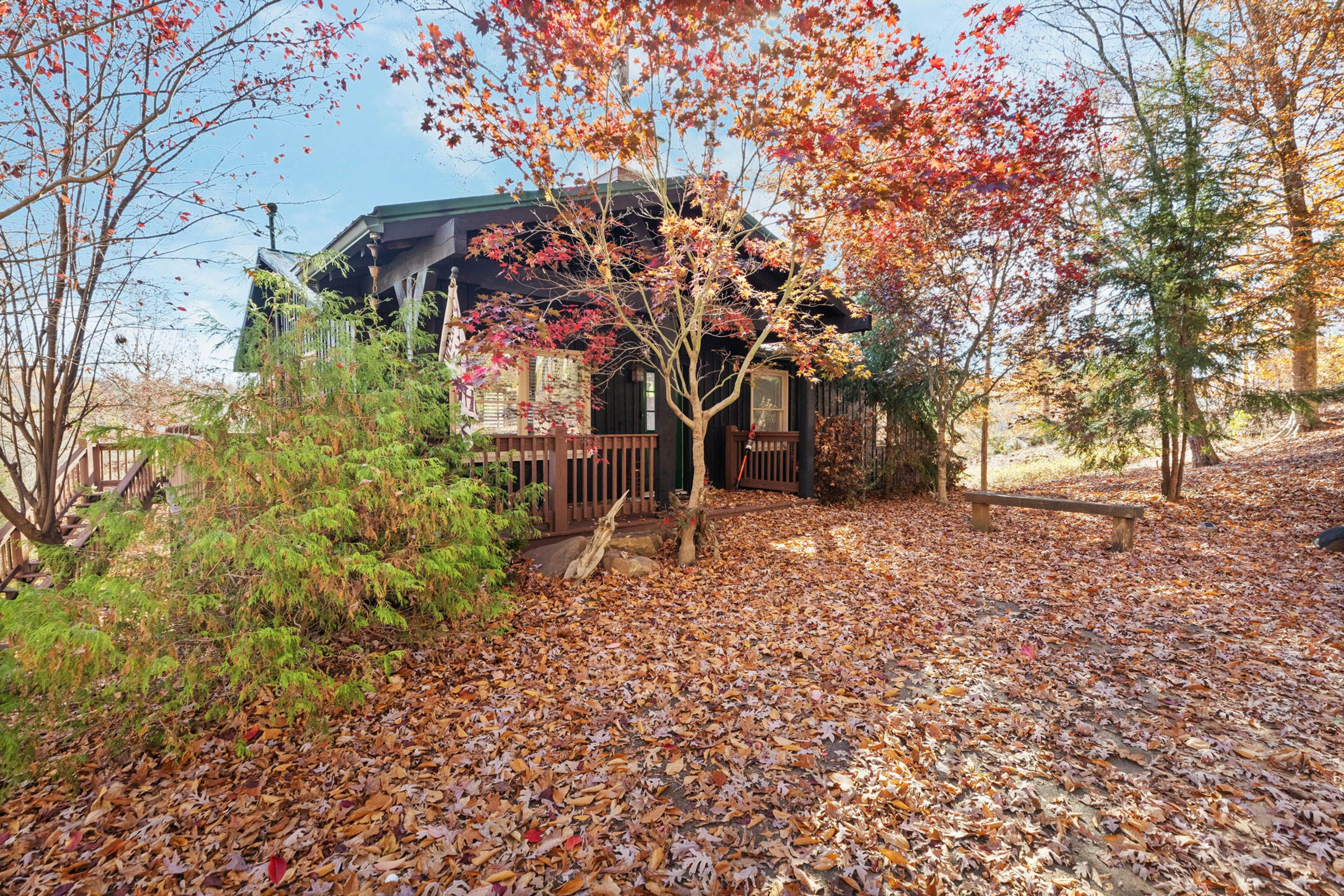 Lakefront Cabin W Private Dock・Hot Tub・Cigar room