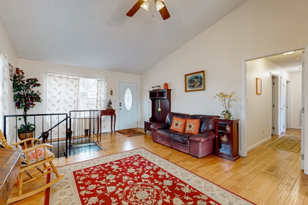 Serene Lakefront Home・Dock・Game room・Fire Pit