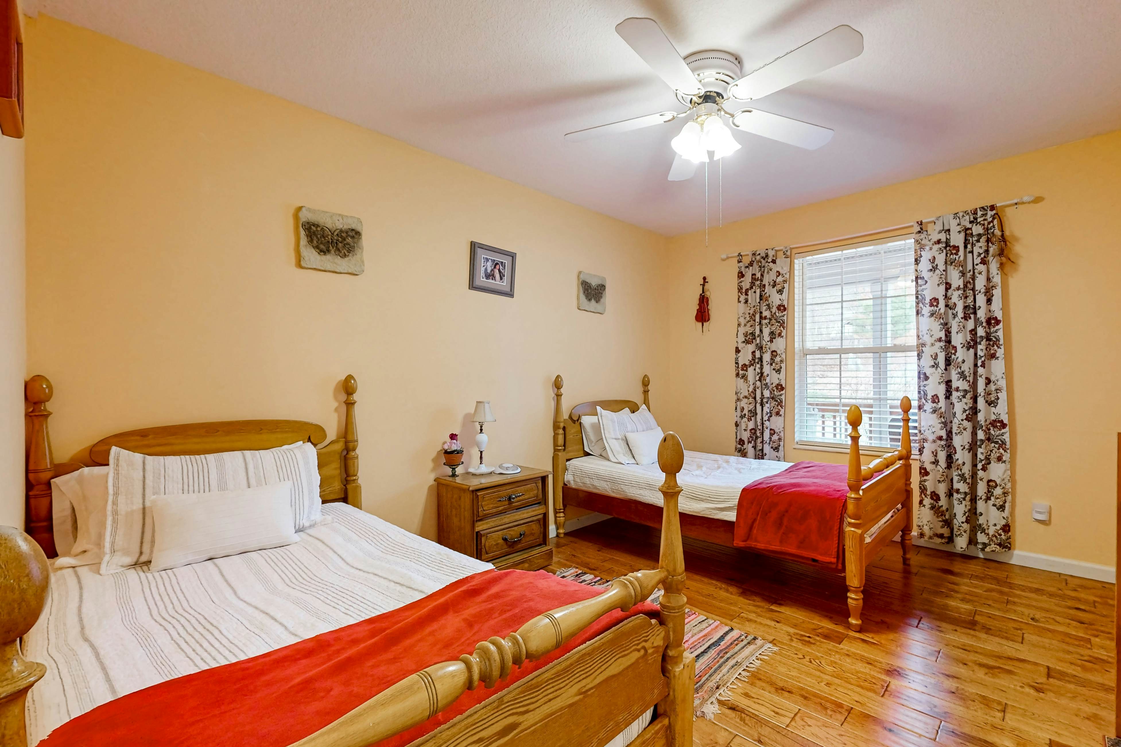 Serene Lakefront Home・Dock・Game room・Fire Pit