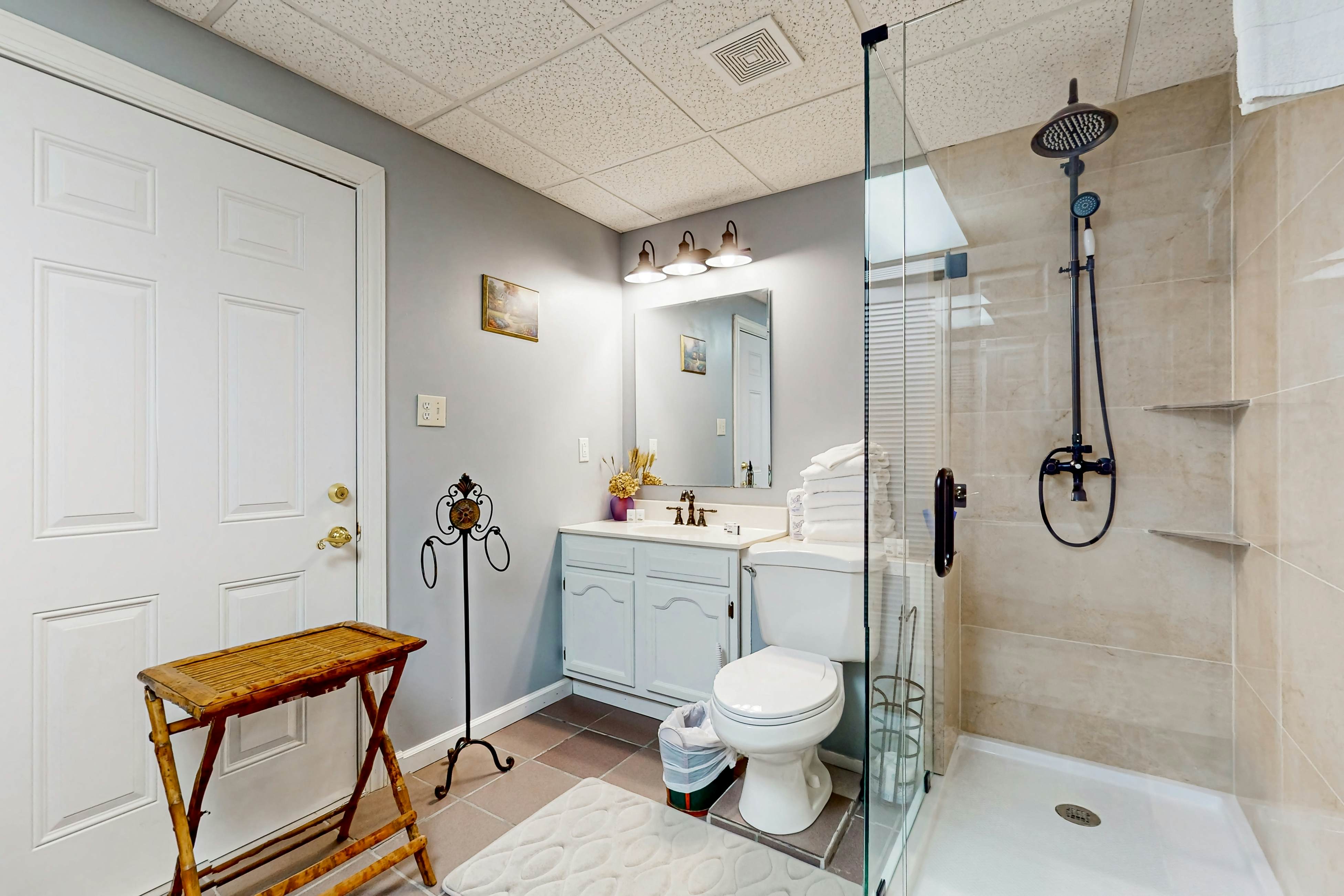 Serene Lakefront Home・Dock・Game room・Fire Pit